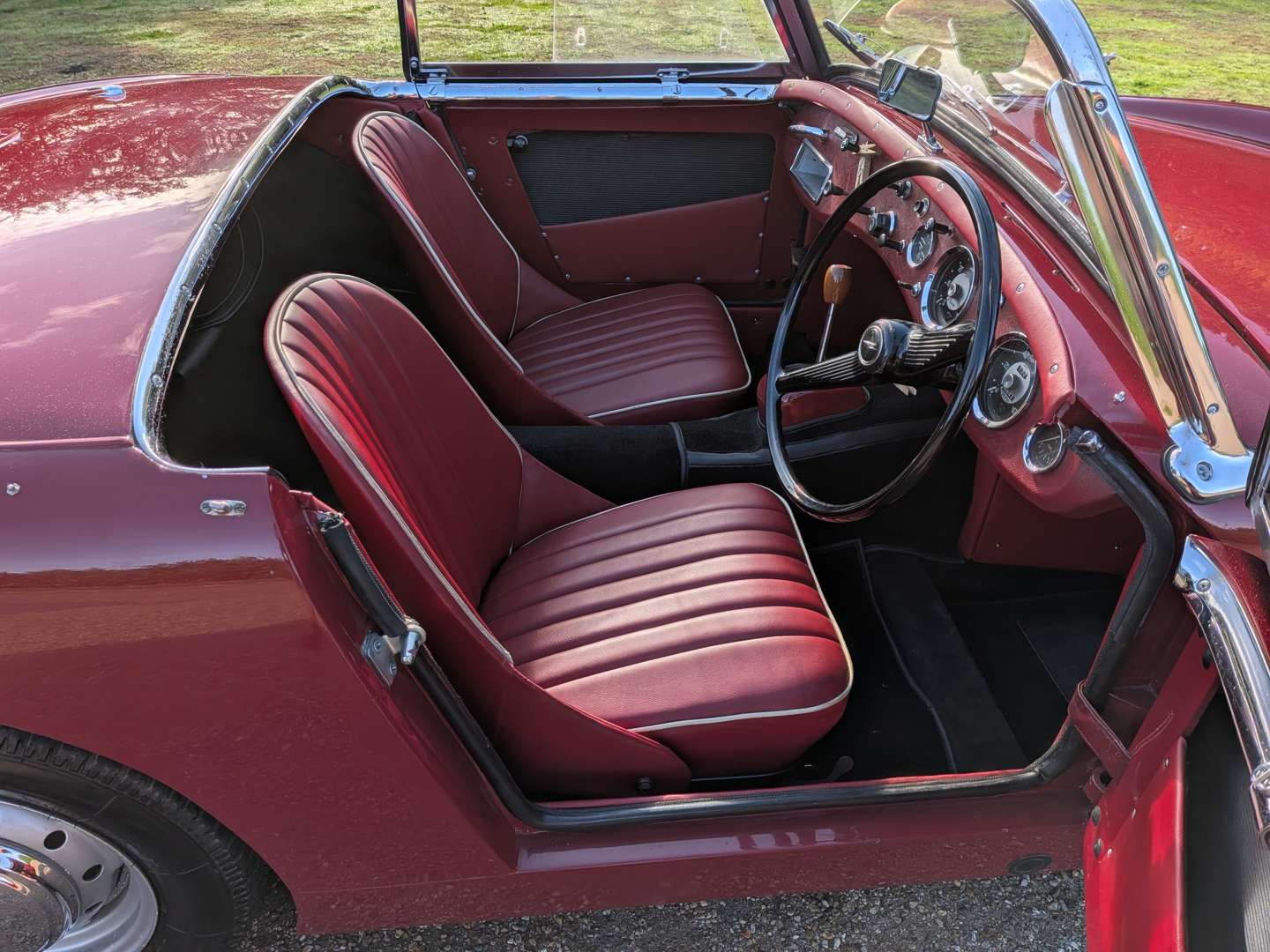 <p>1960 AUSTIN HEALEY FROGEYE SPRITE</p>