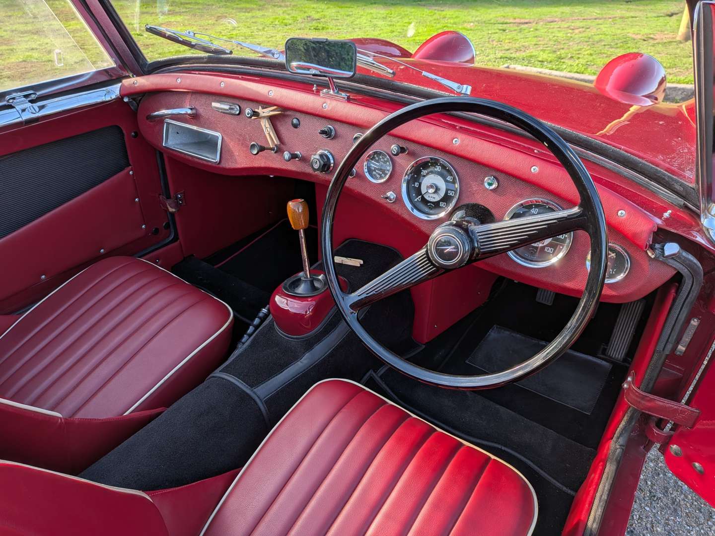 <p>1960 AUSTIN HEALEY FROGEYE SPRITE</p>