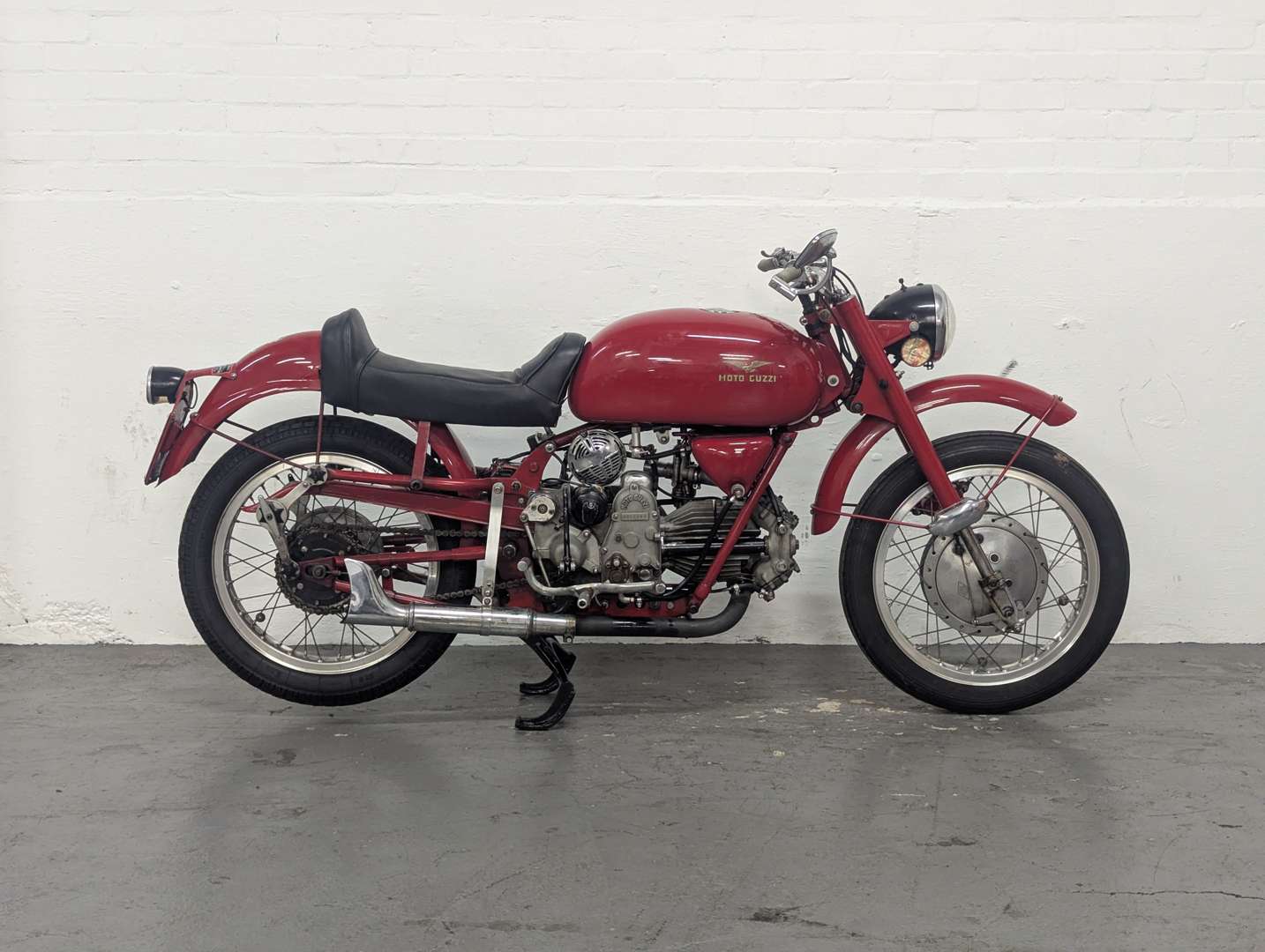<p>1953 MOTO GUZZI FALCONE SPORT</p>