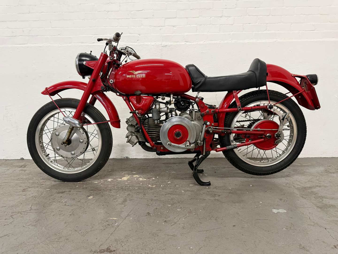 <p>1953 MOTO GUZZI FALCONE SPORT</p>