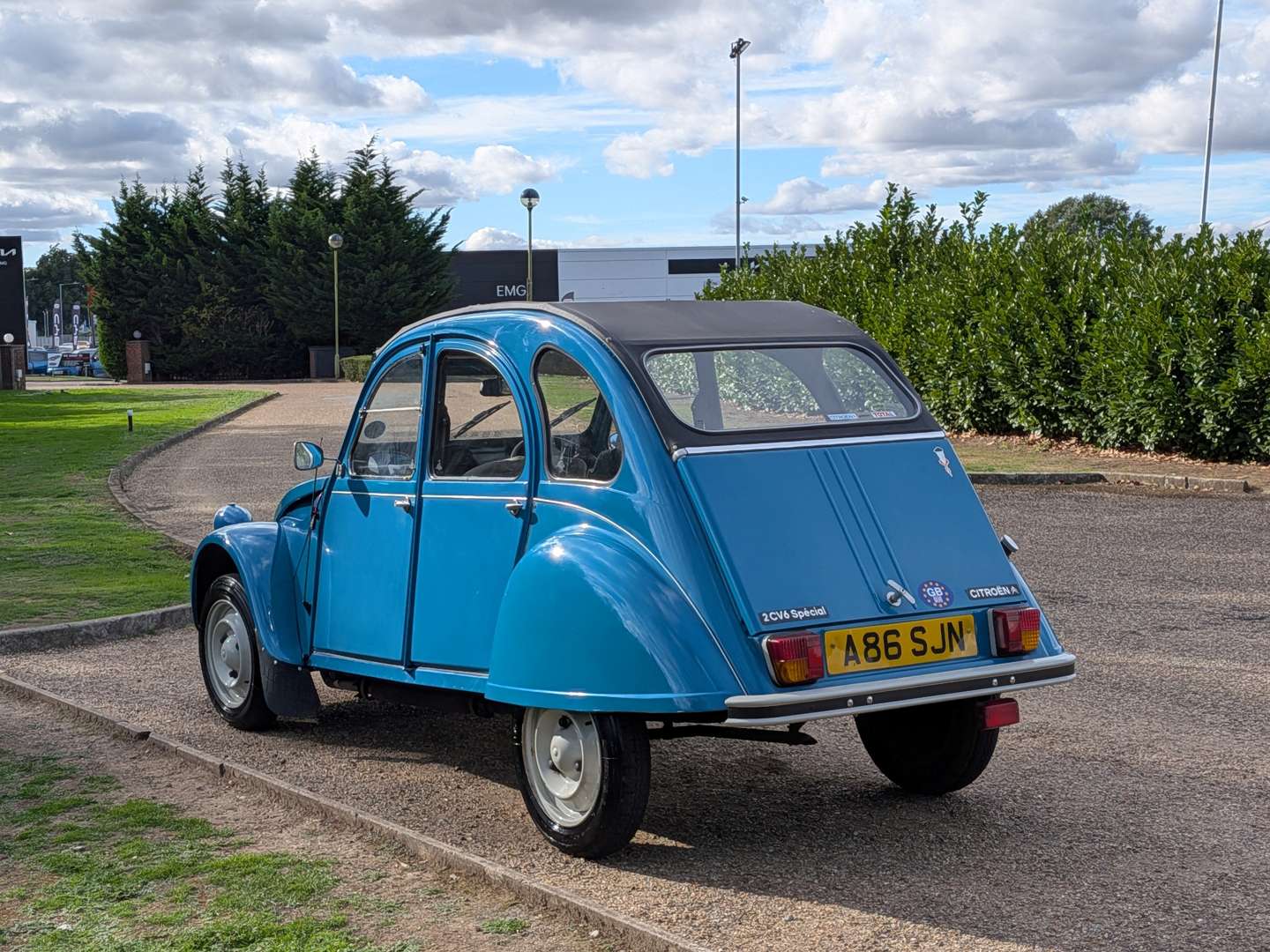 <p>1984 CITROEN 2CV6 SPECIAL</p>