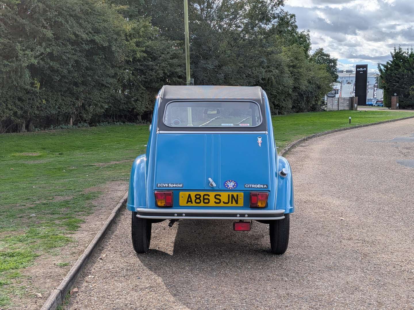 <p>1984 CITROEN 2CV6 SPECIAL</p>