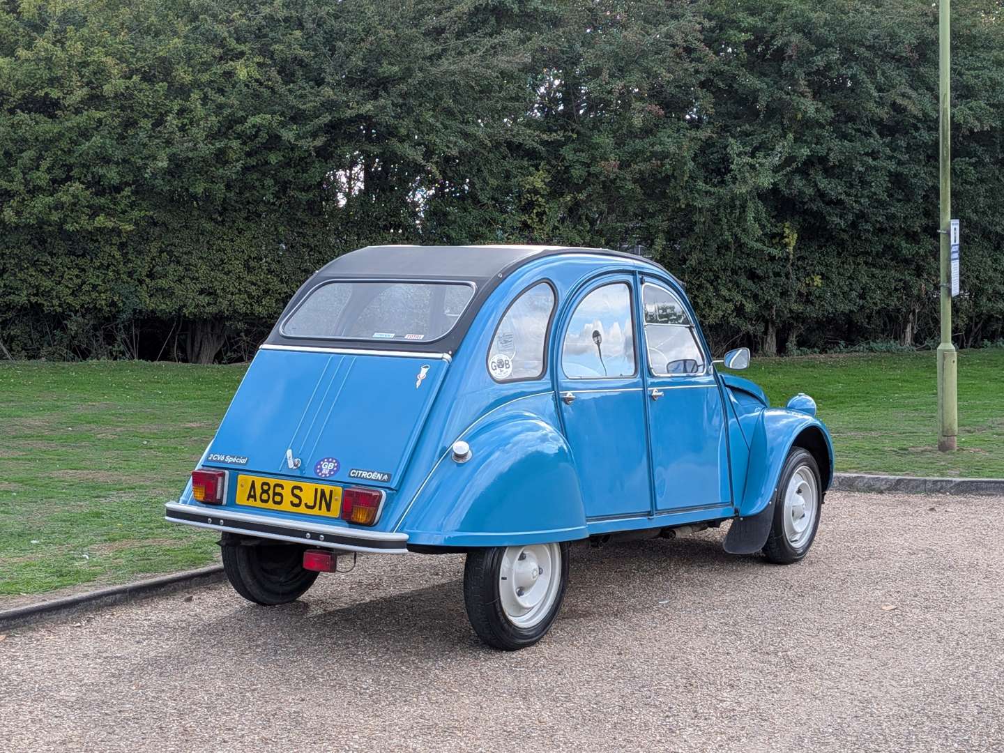 <p>1984 CITROEN 2CV6 SPECIAL</p>