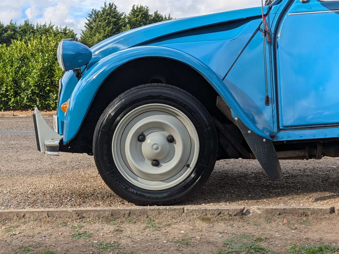 <p>1984 CITROEN 2CV6 SPECIAL</p>