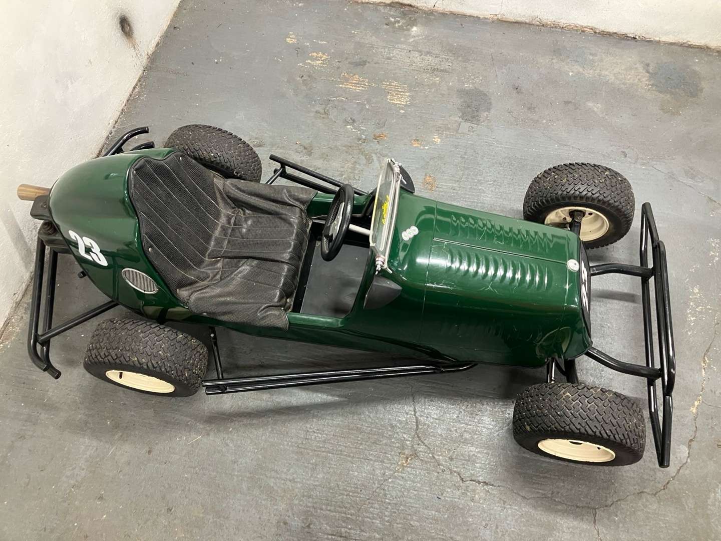 <p>STRIKES RACING ERA</p>