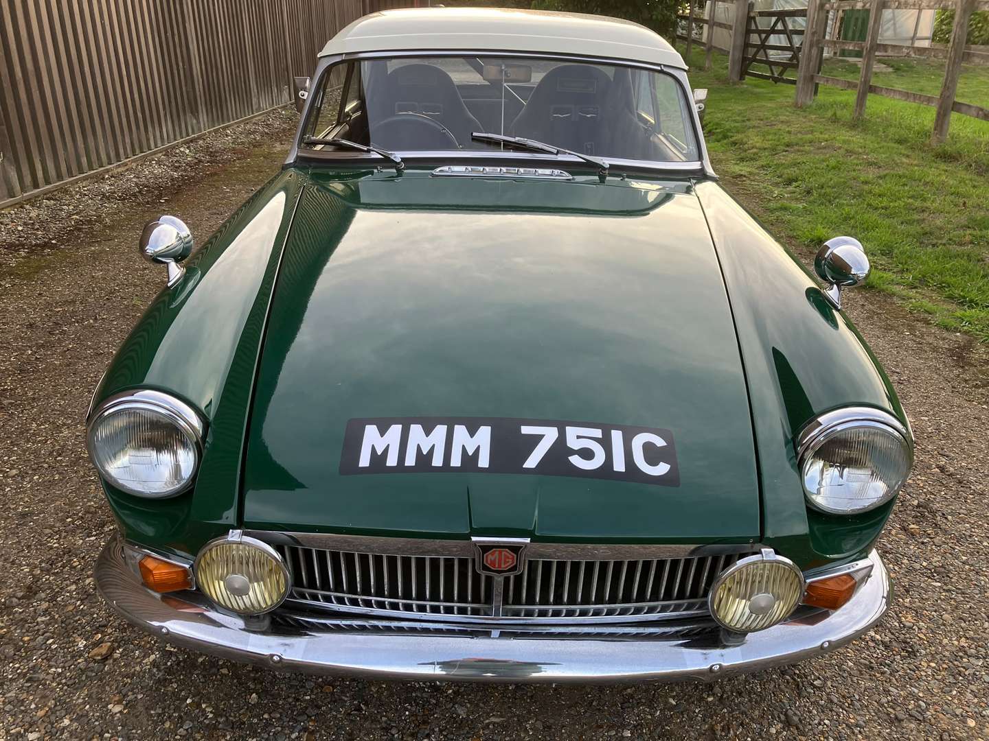 <p>1965 MG B ROADSTER</p>