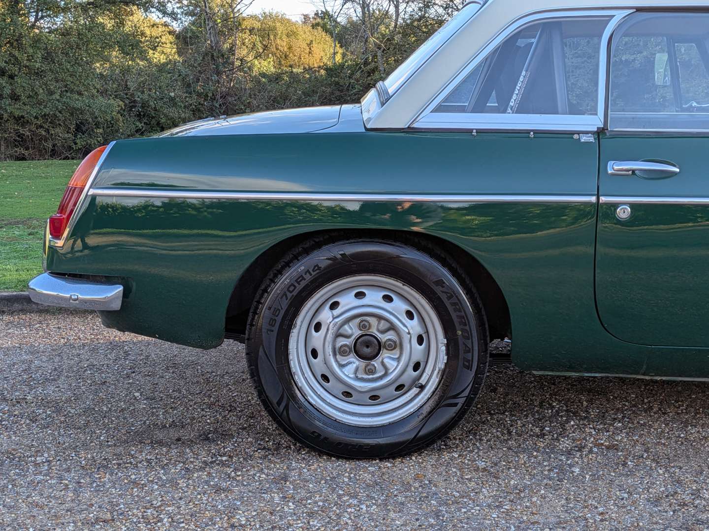 <p>1965 MG B ROADSTER</p>