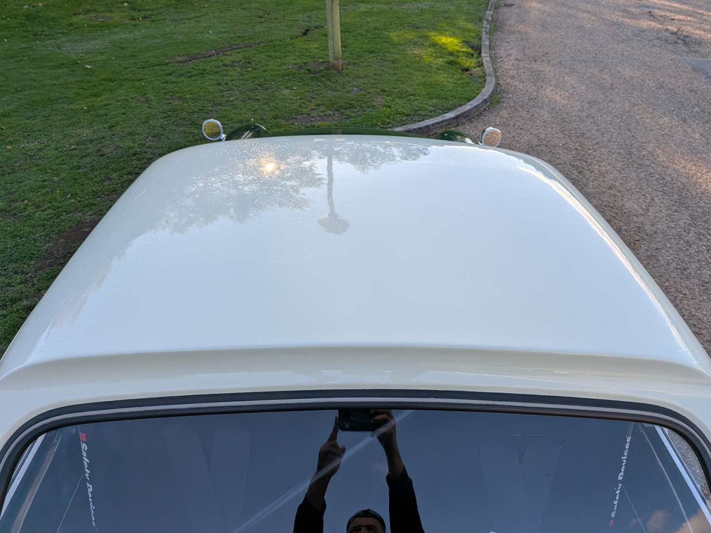 <p>1965 MG B ROADSTER</p>
