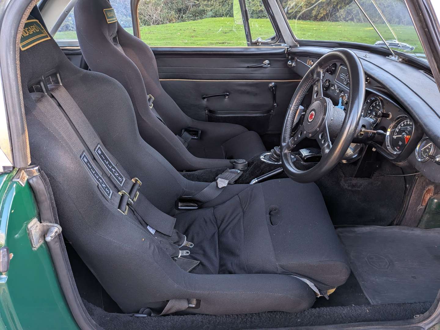 <p>1965 MG B ROADSTER</p>