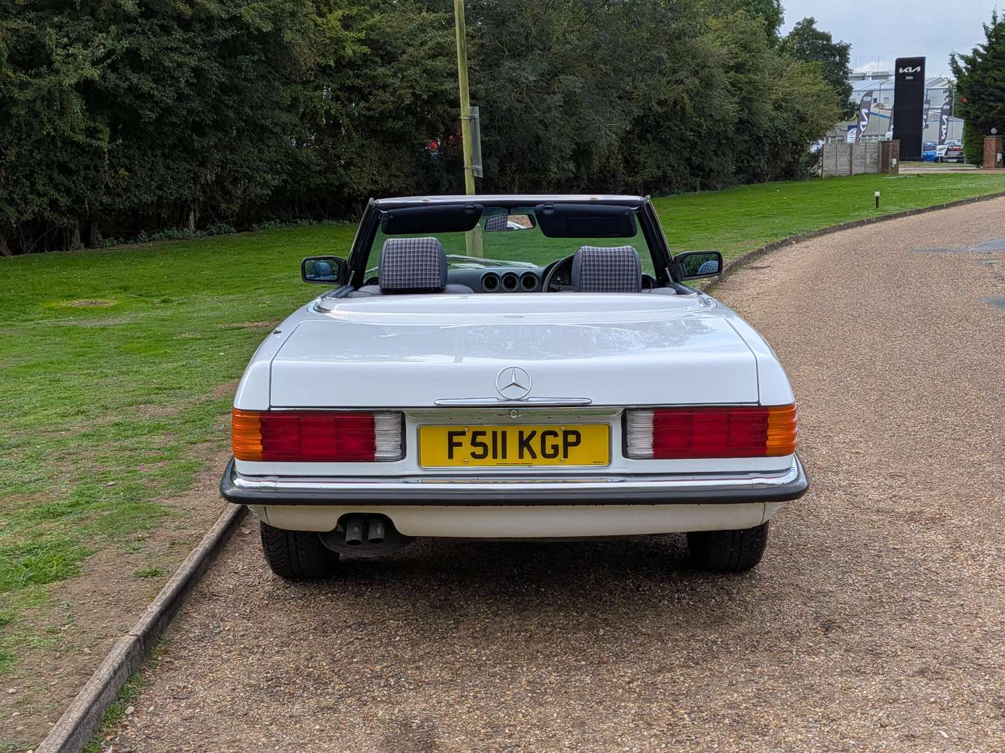 <p>1988 MERCEDES 300SL R107</p>