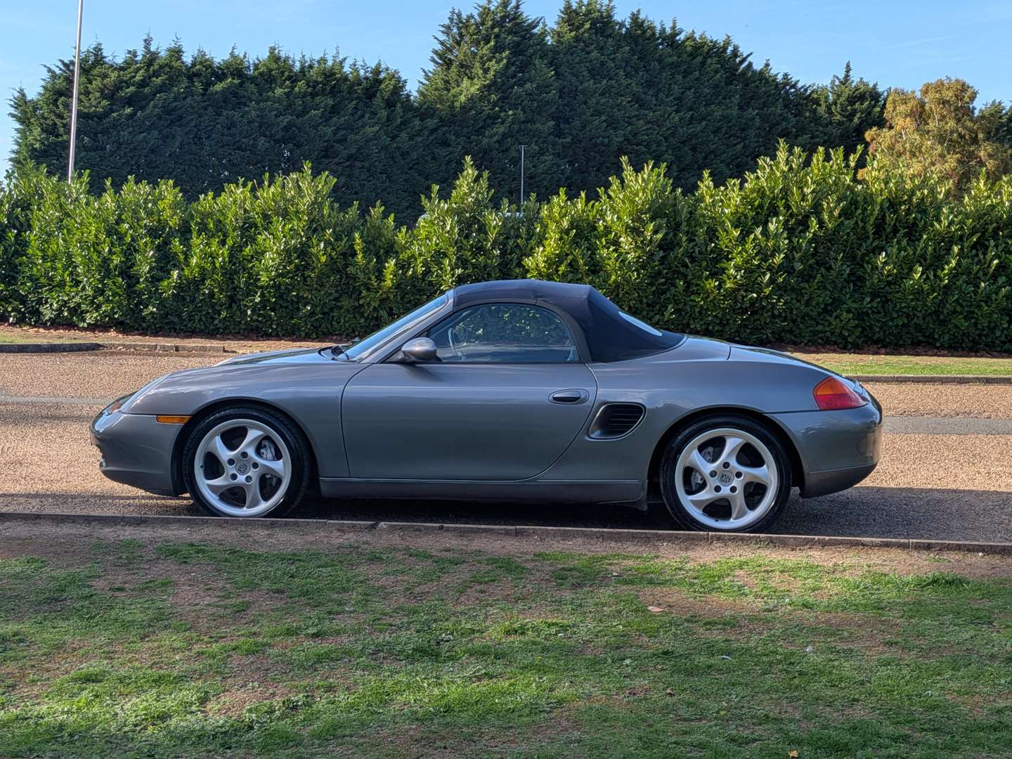 <p>2002 PORSCHE BOXSTER 2.7</p>