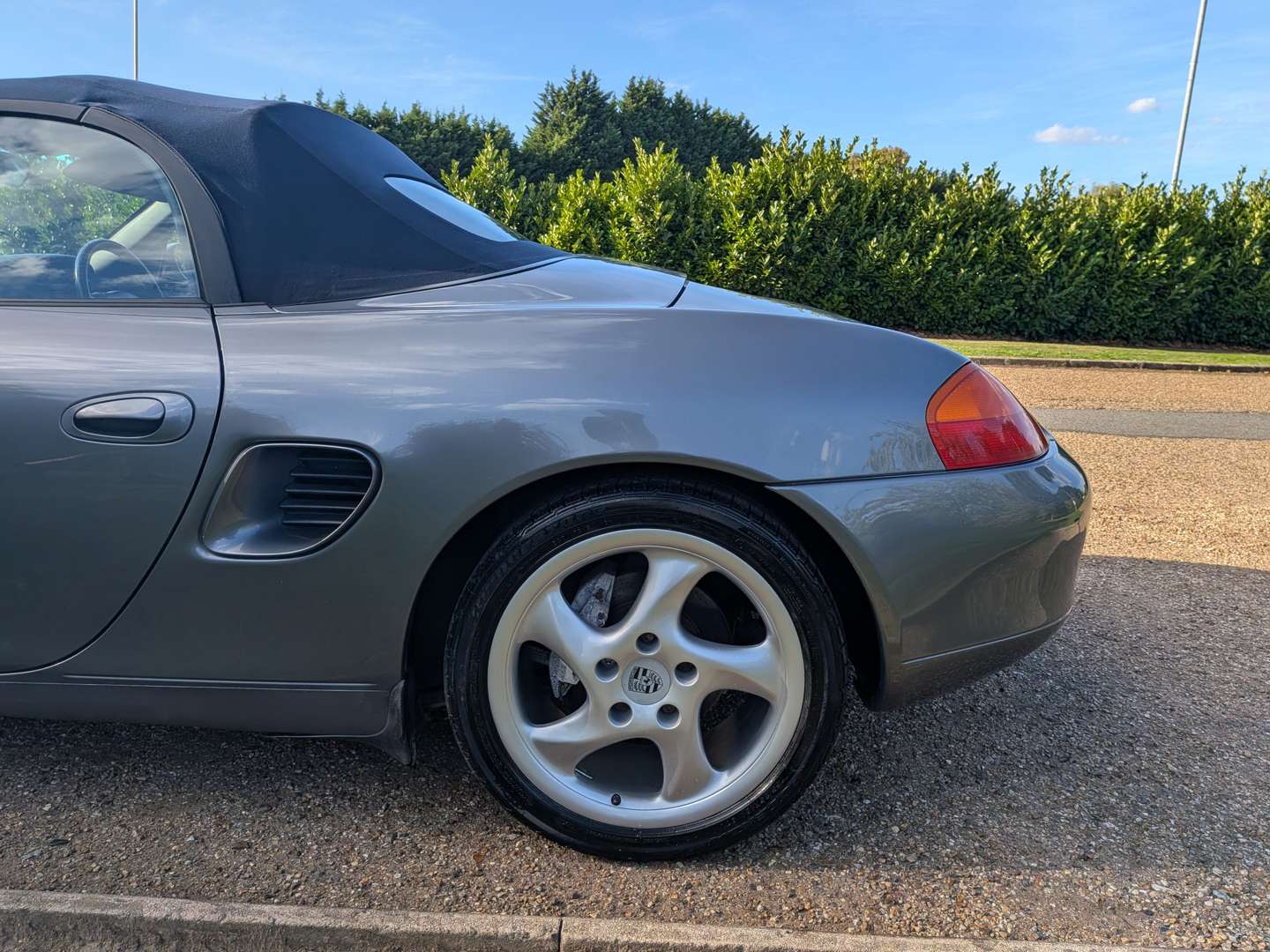 <p>2002 PORSCHE BOXSTER 2.7</p>