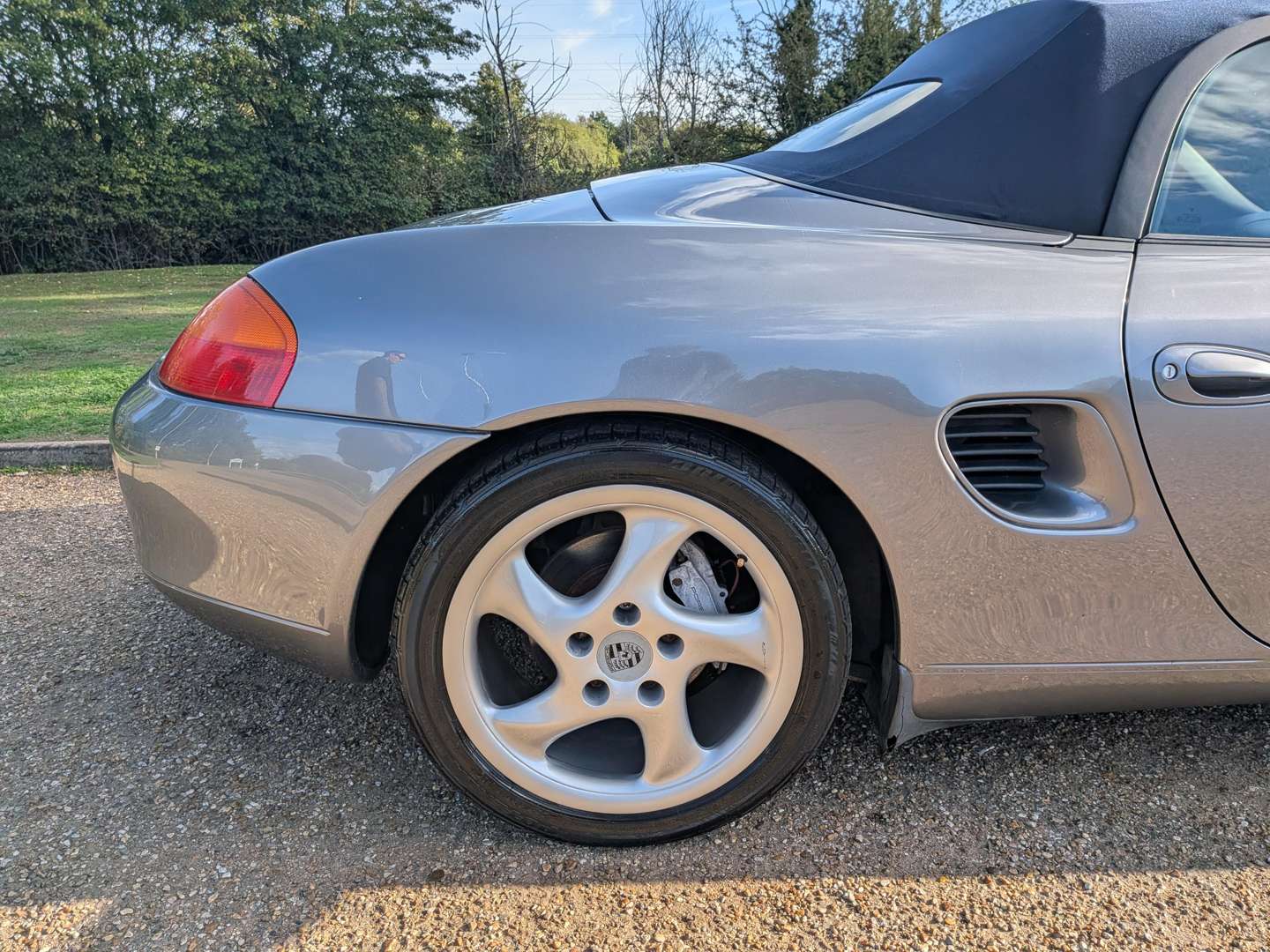 <p>2002 PORSCHE BOXSTER 2.7</p>