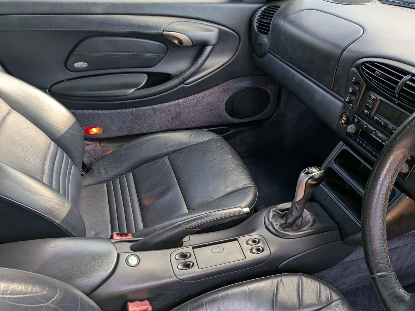 <p>2002 PORSCHE BOXSTER 2.7</p>