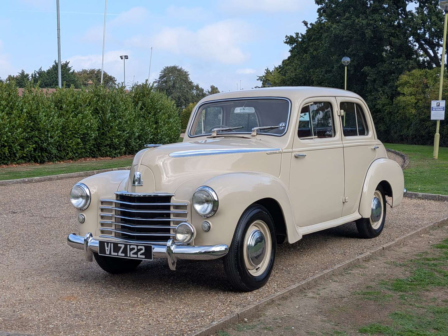 <p>1950 VAUXHALL VELOX</p>