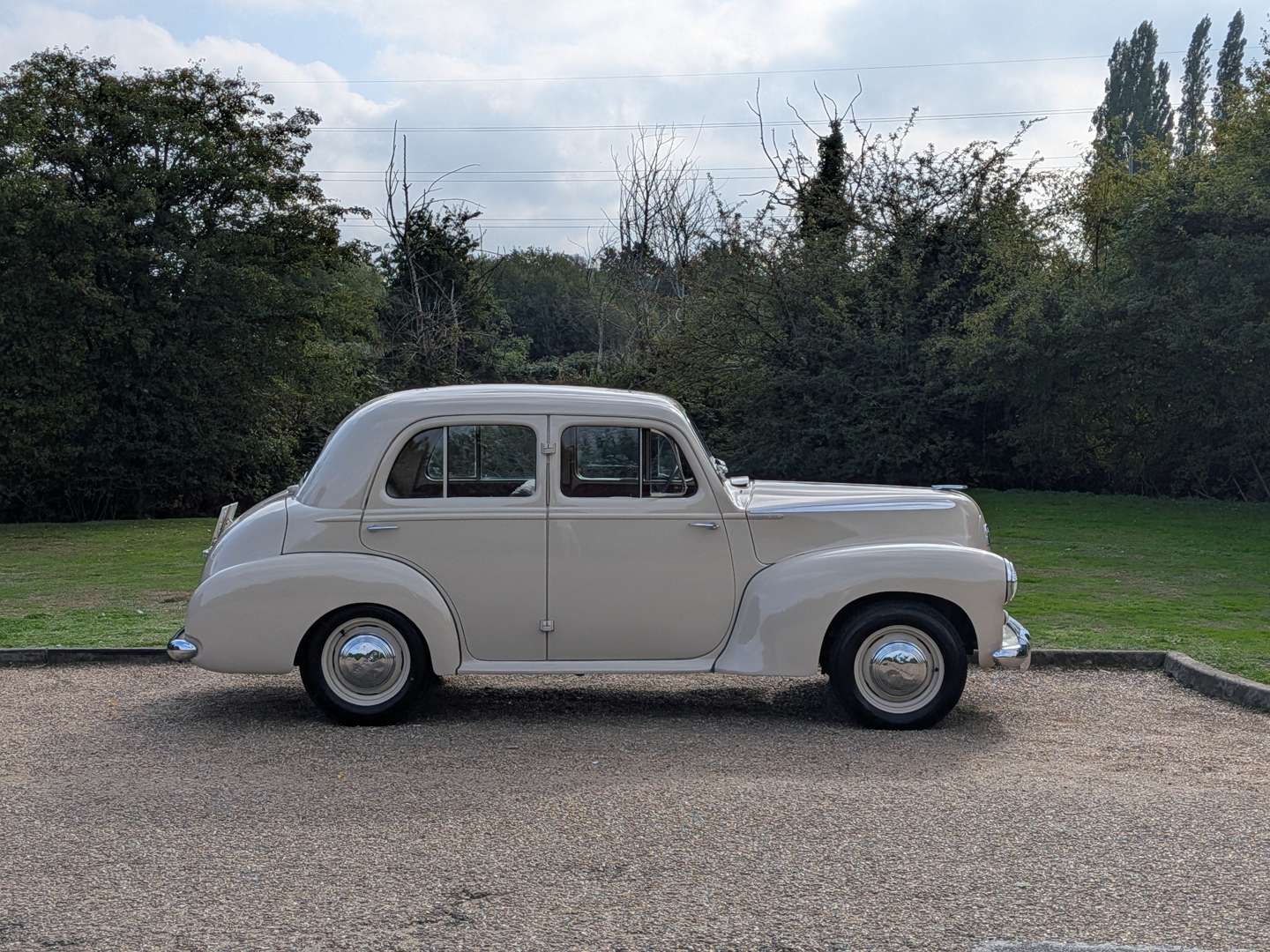 <p>1950 VAUXHALL VELOX</p>