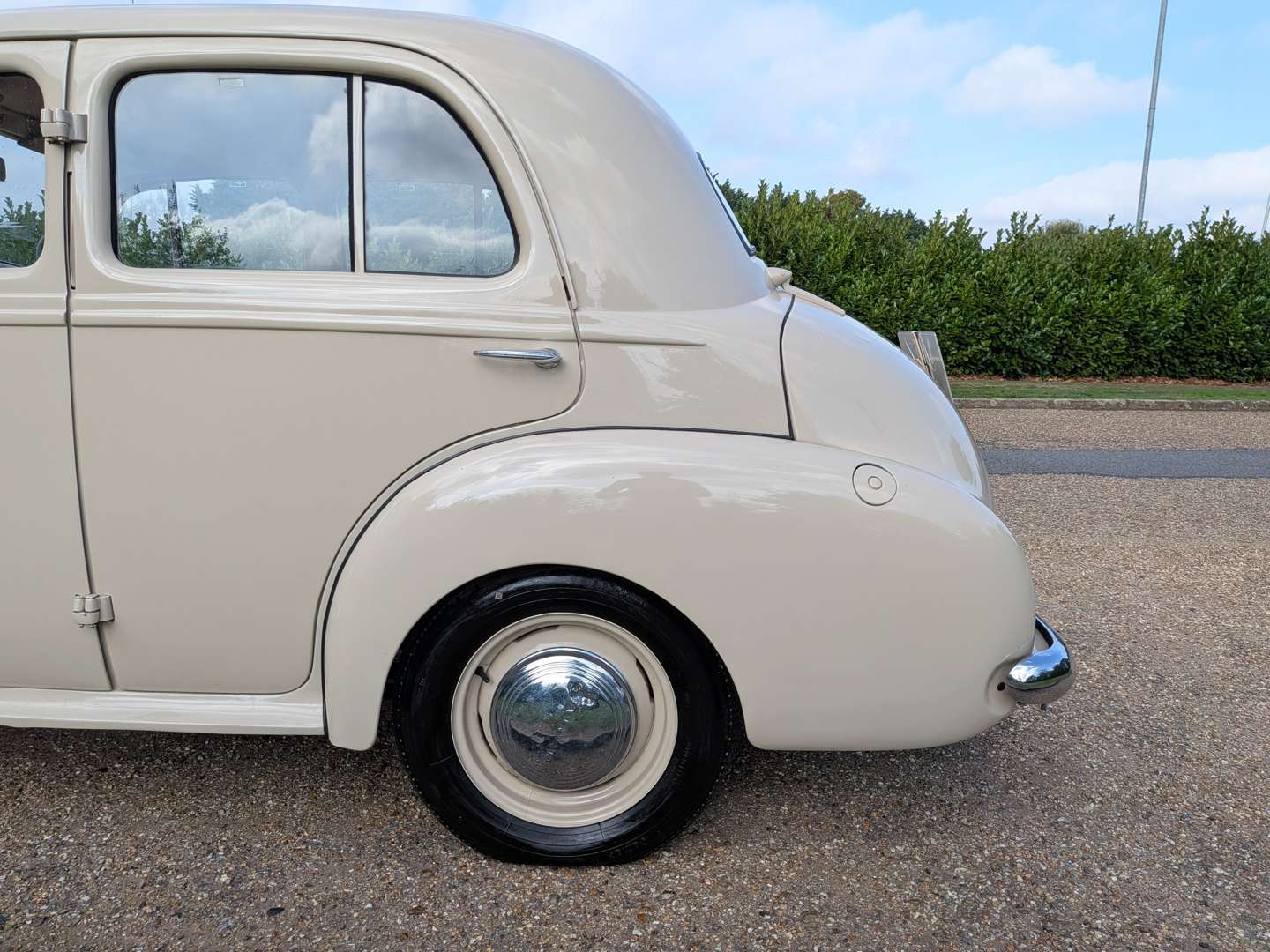 <p>1950 VAUXHALL VELOX</p>