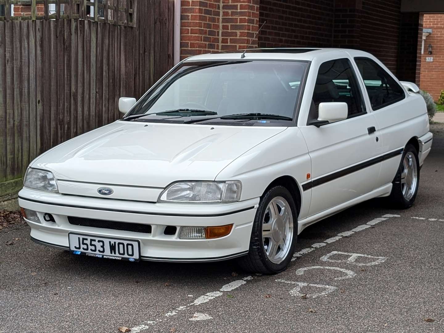 <p>1991 FORD ESCORT RS2000</p>