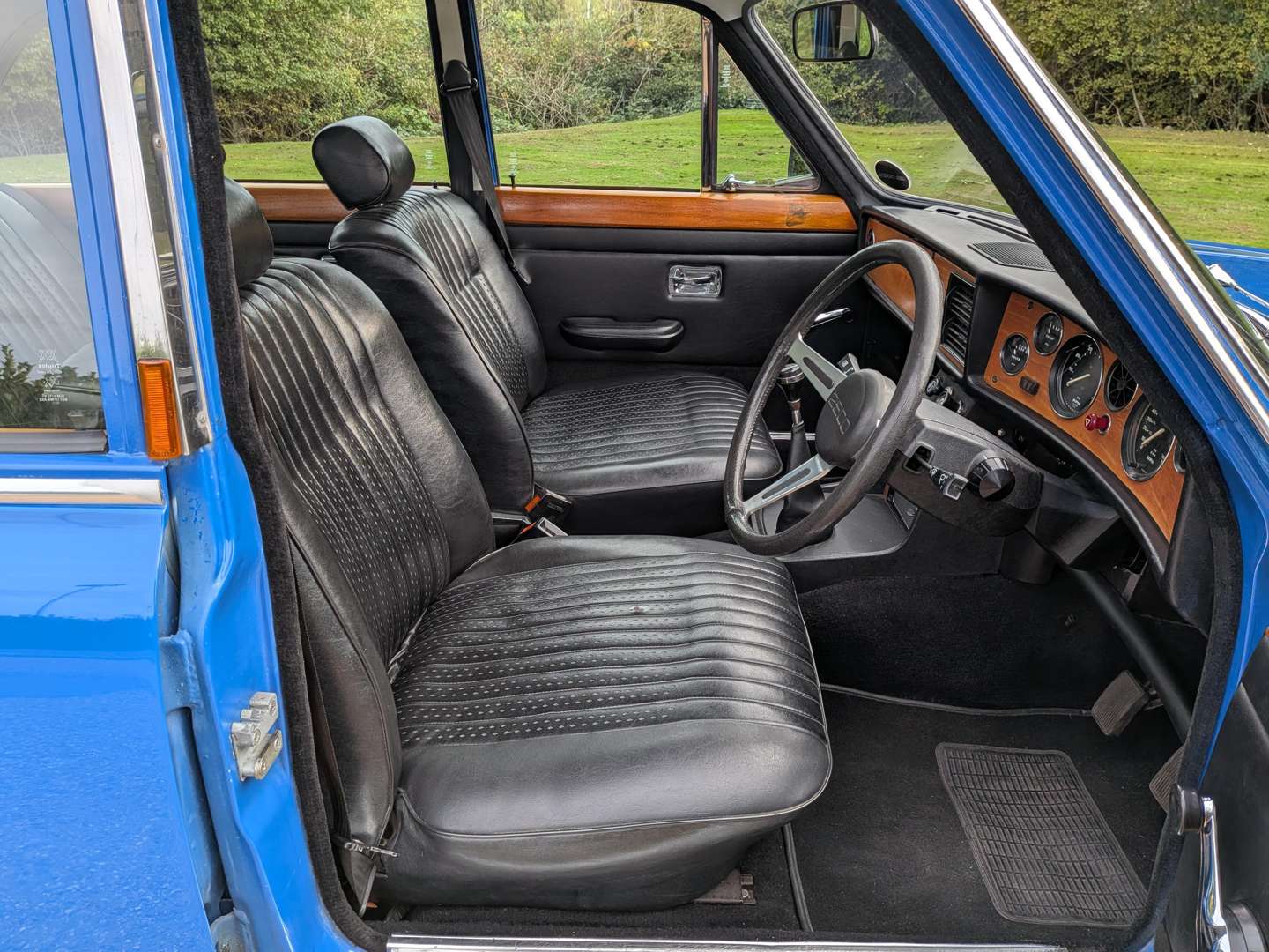 <p>1977 TRIUMPH 2500S</p>