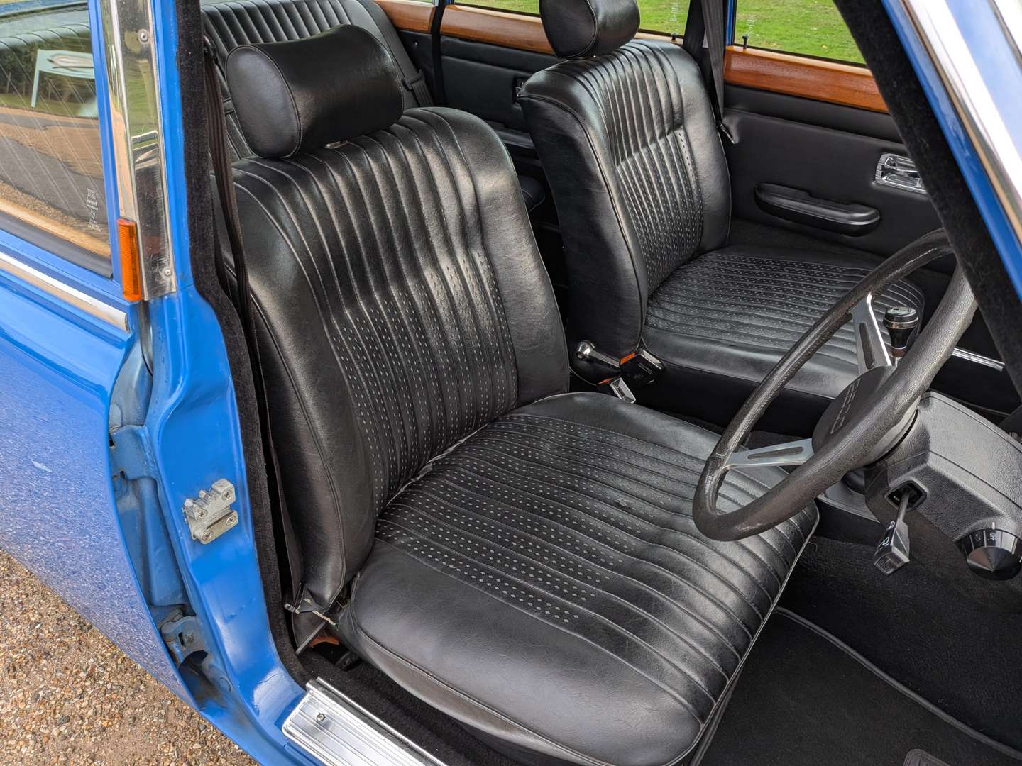 <p>1977 TRIUMPH 2500S</p>