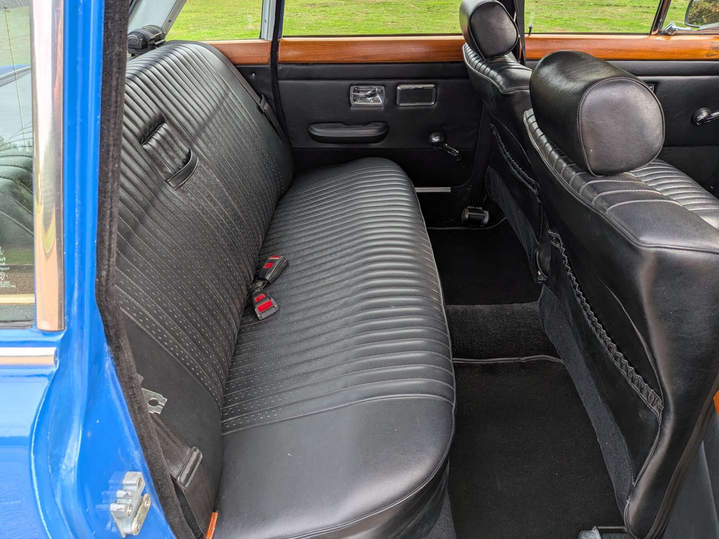 <p>1977 TRIUMPH 2500S</p>