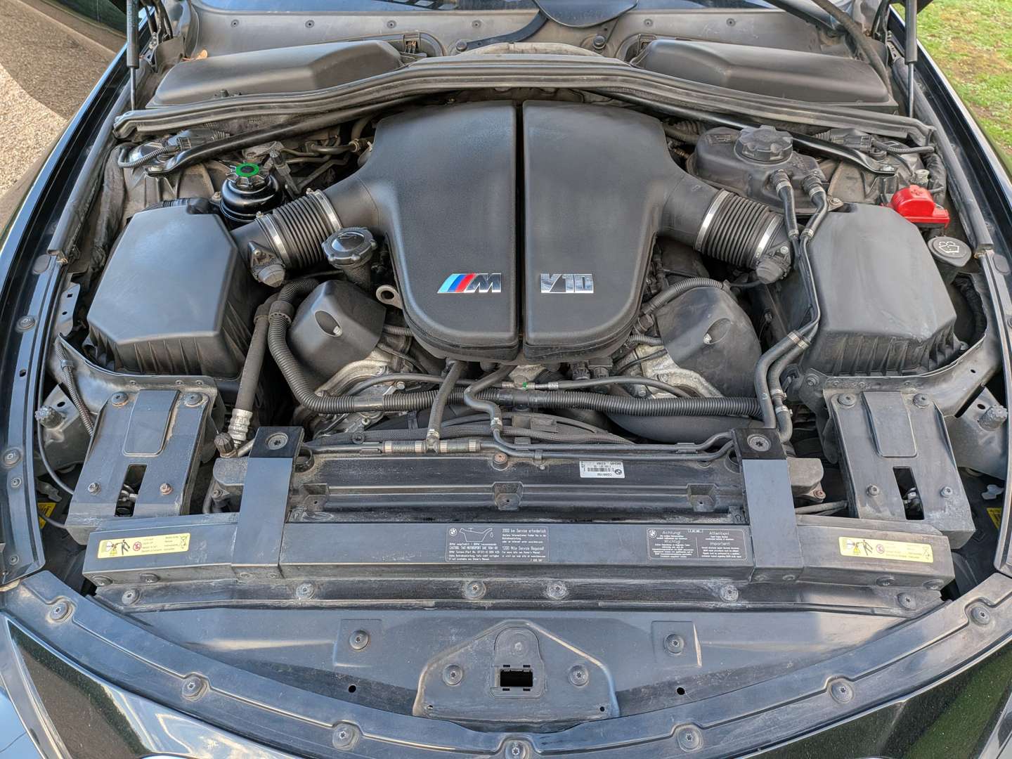 <p>2005 BMW E63 M6 MANUAL</p>