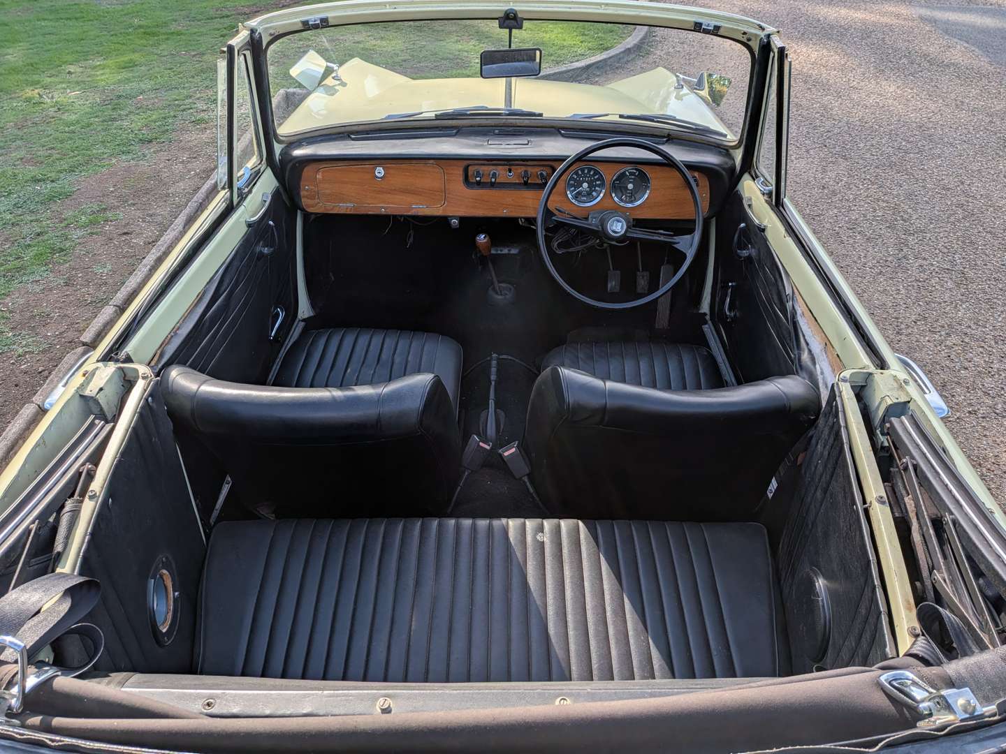 <p>1970 TRIUMPH HERALD 13/60 CONVERTIBLE</p>