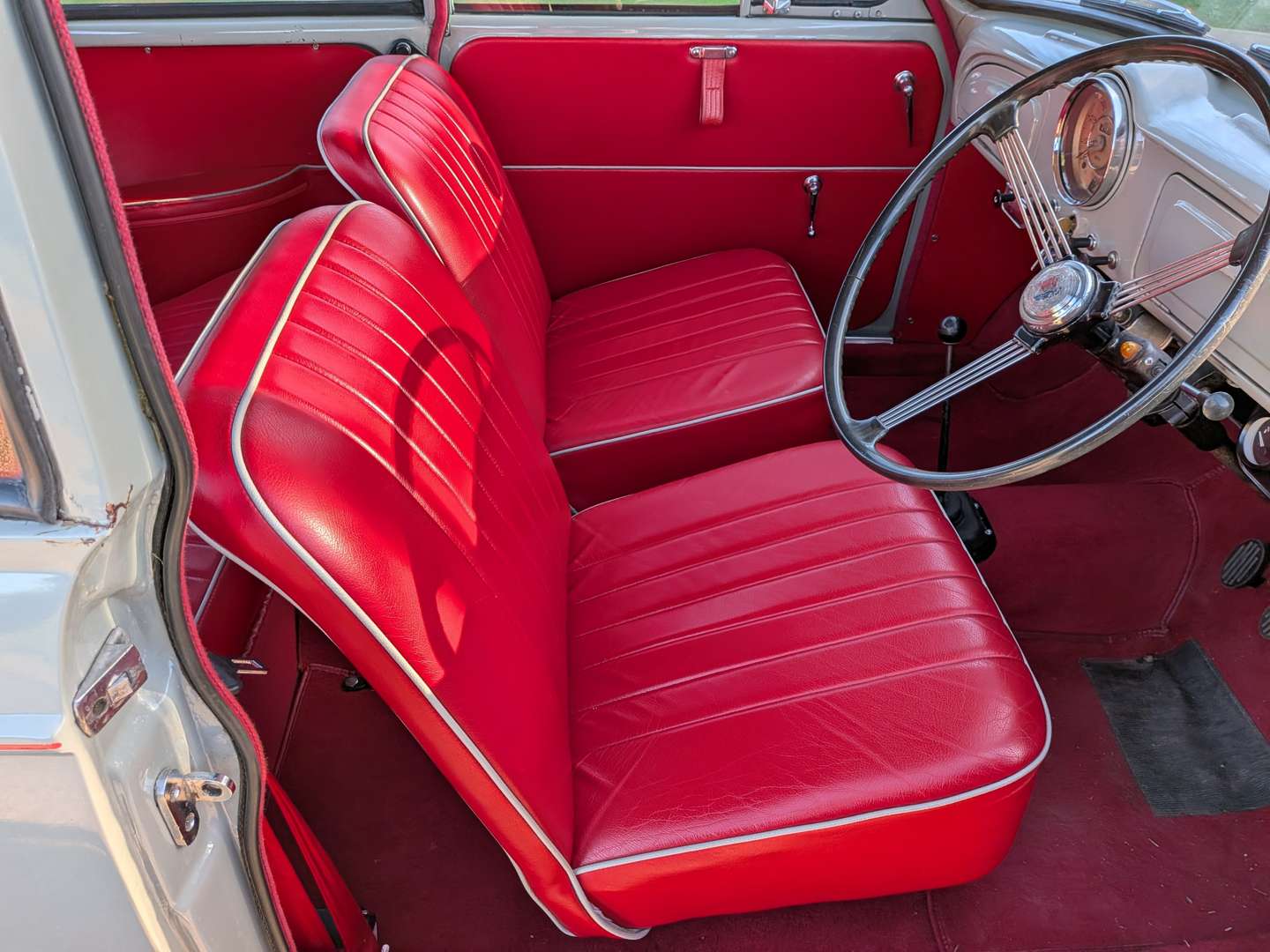 <p>1958 MORRIS MINOR</p>