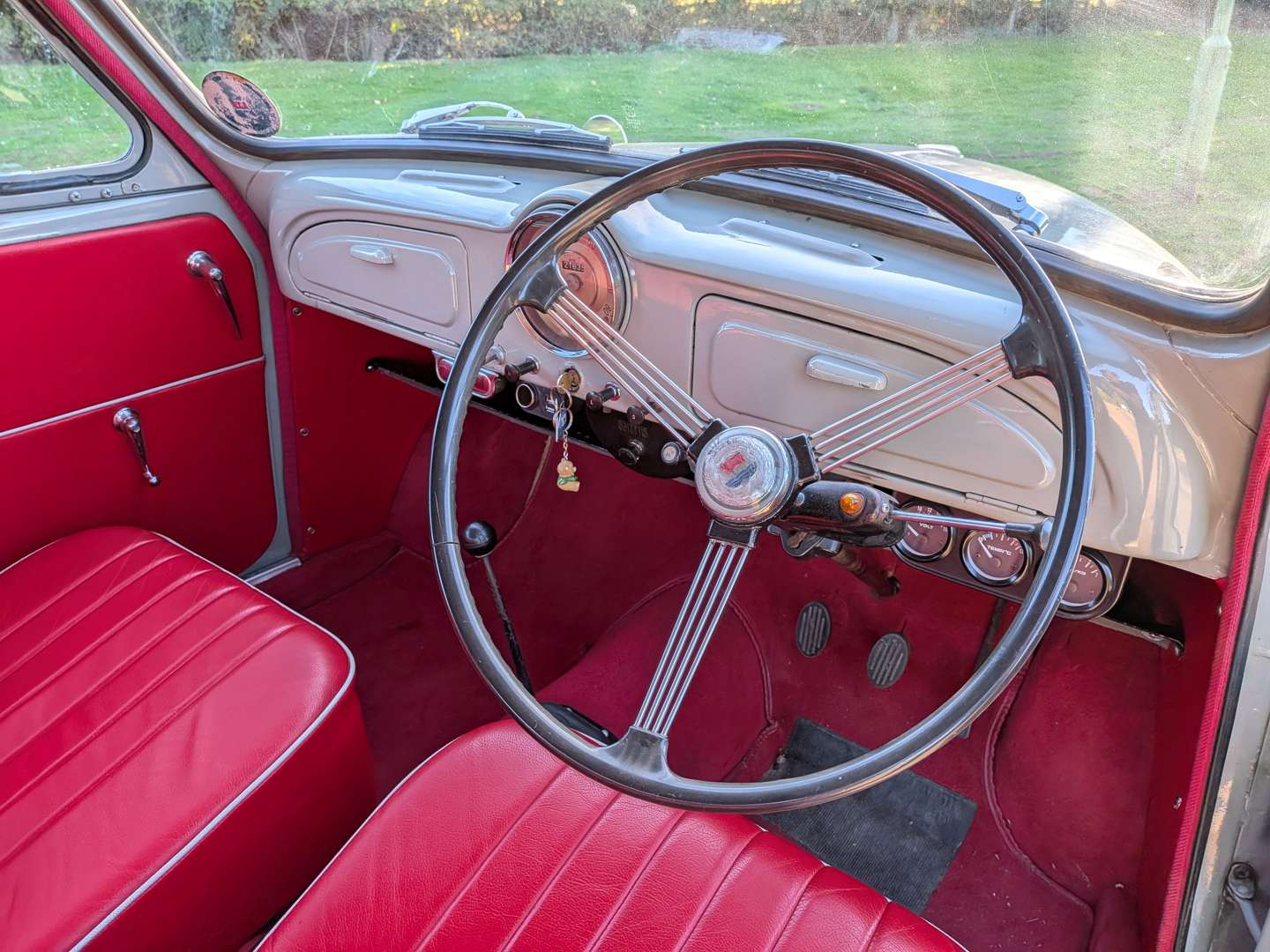 <p>1958 MORRIS MINOR</p>
