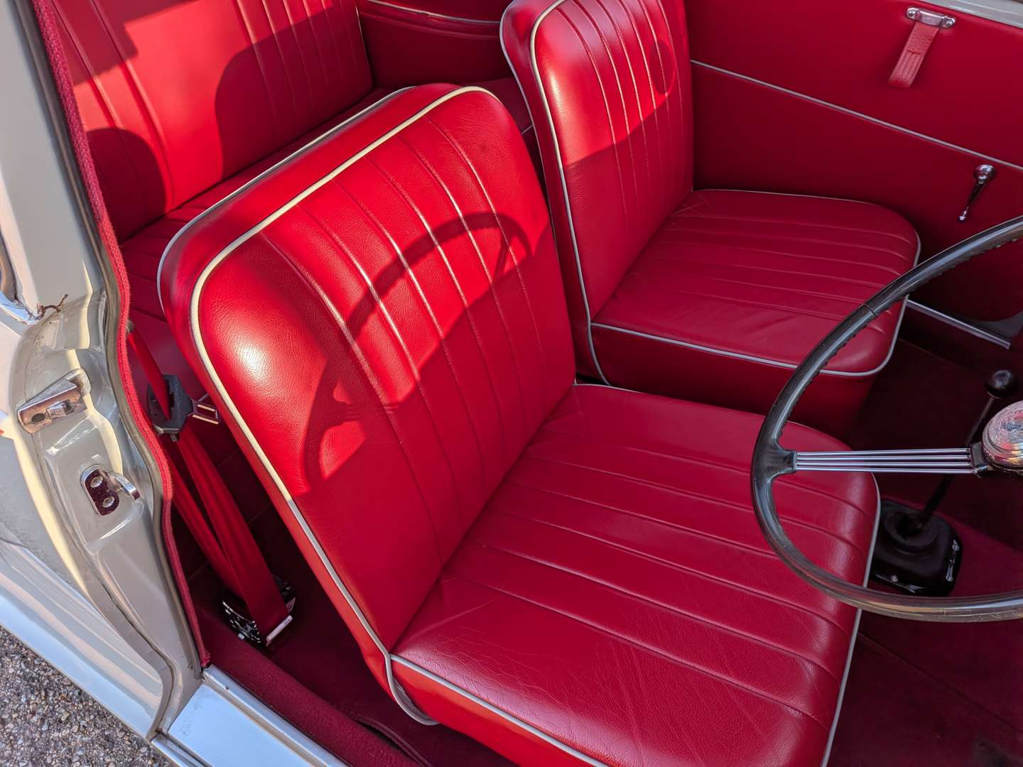 <p>1958 MORRIS MINOR</p>