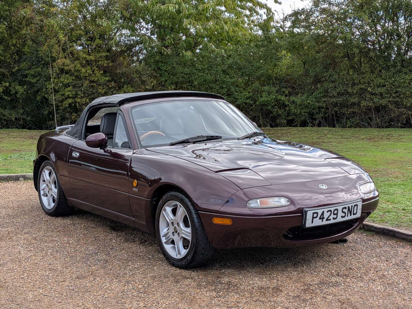 <p>1996 MAZDA MX-5 MERLOT</p>