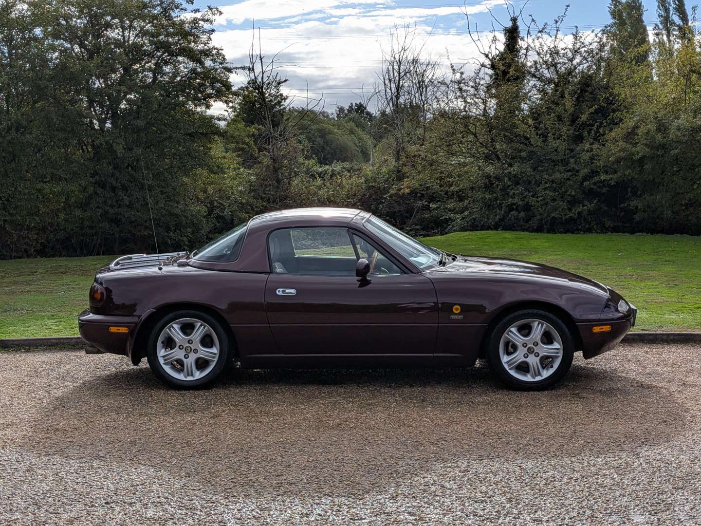 <p>1996 MAZDA MX-5 MERLOT</p>