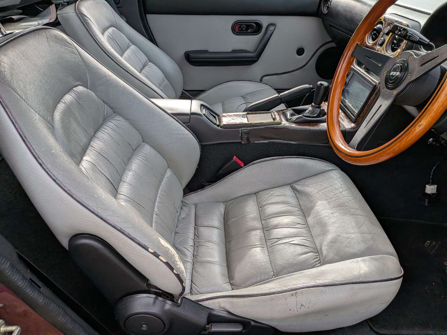 <p>1996 MAZDA MX-5 MERLOT</p>