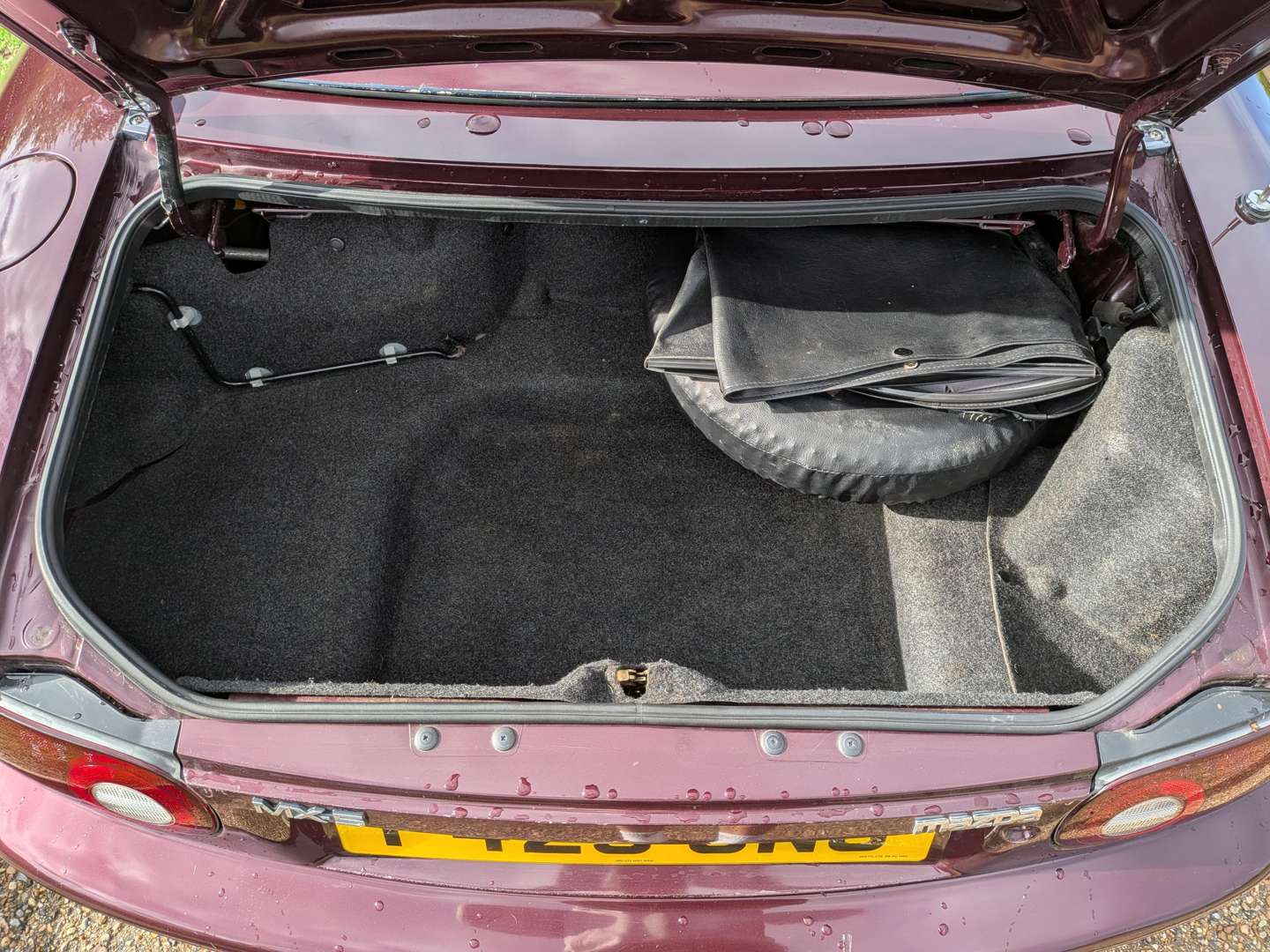 <p>1996 MAZDA MX-5 MERLOT</p>
