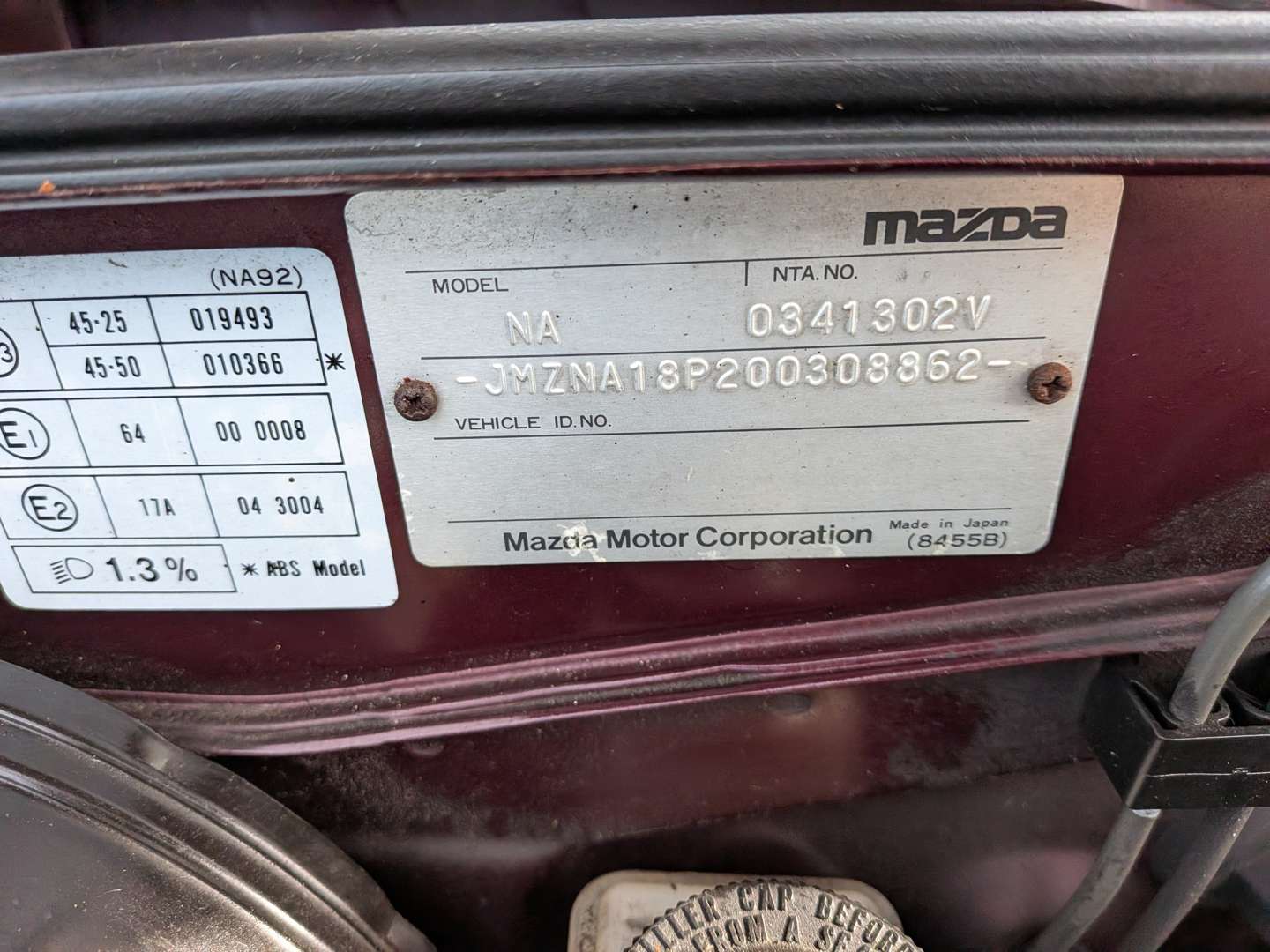 <p>1996 MAZDA MX-5 MERLOT</p>