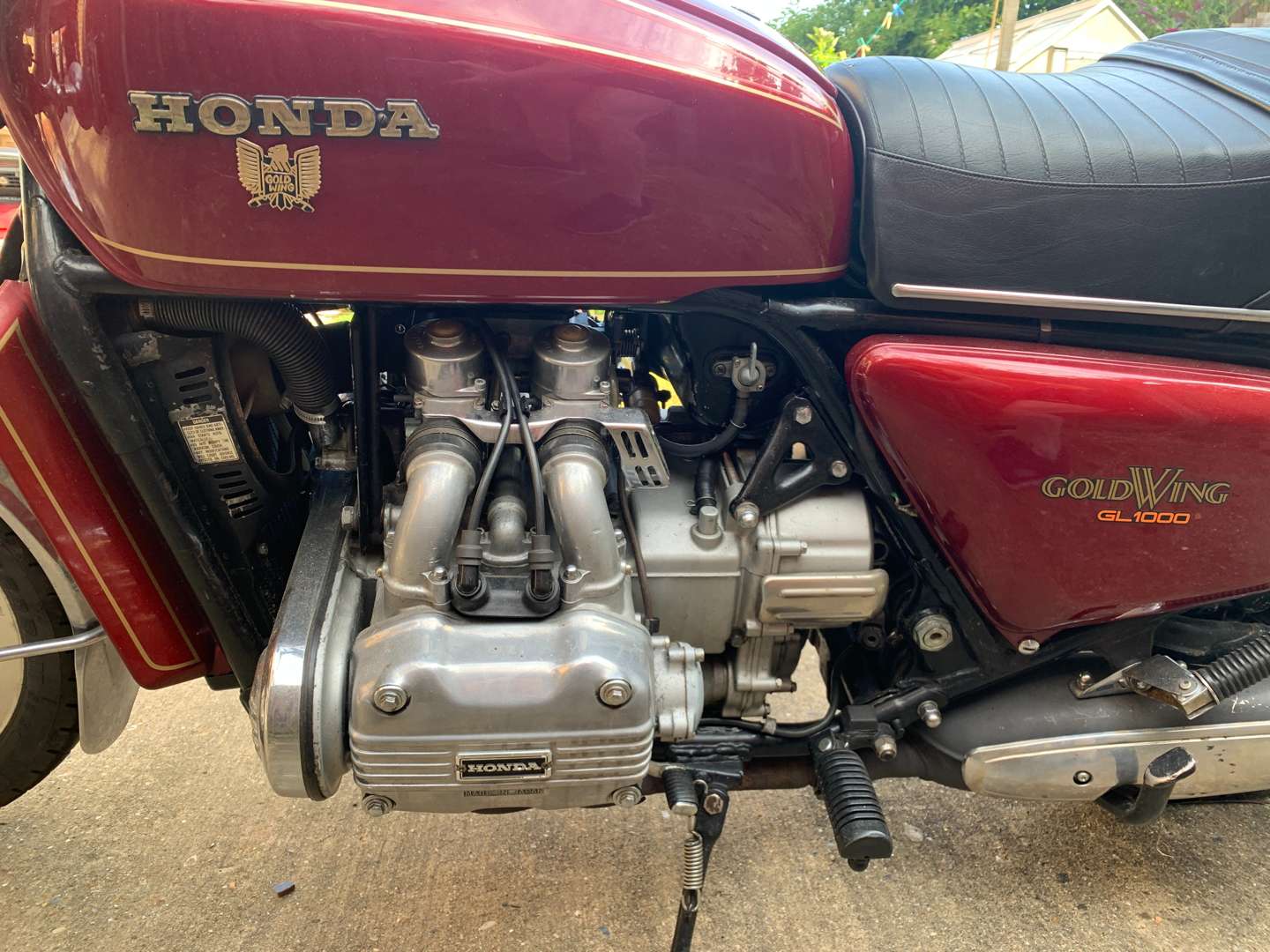 <p>1976 HONDA GOLDWING GL1000</p>