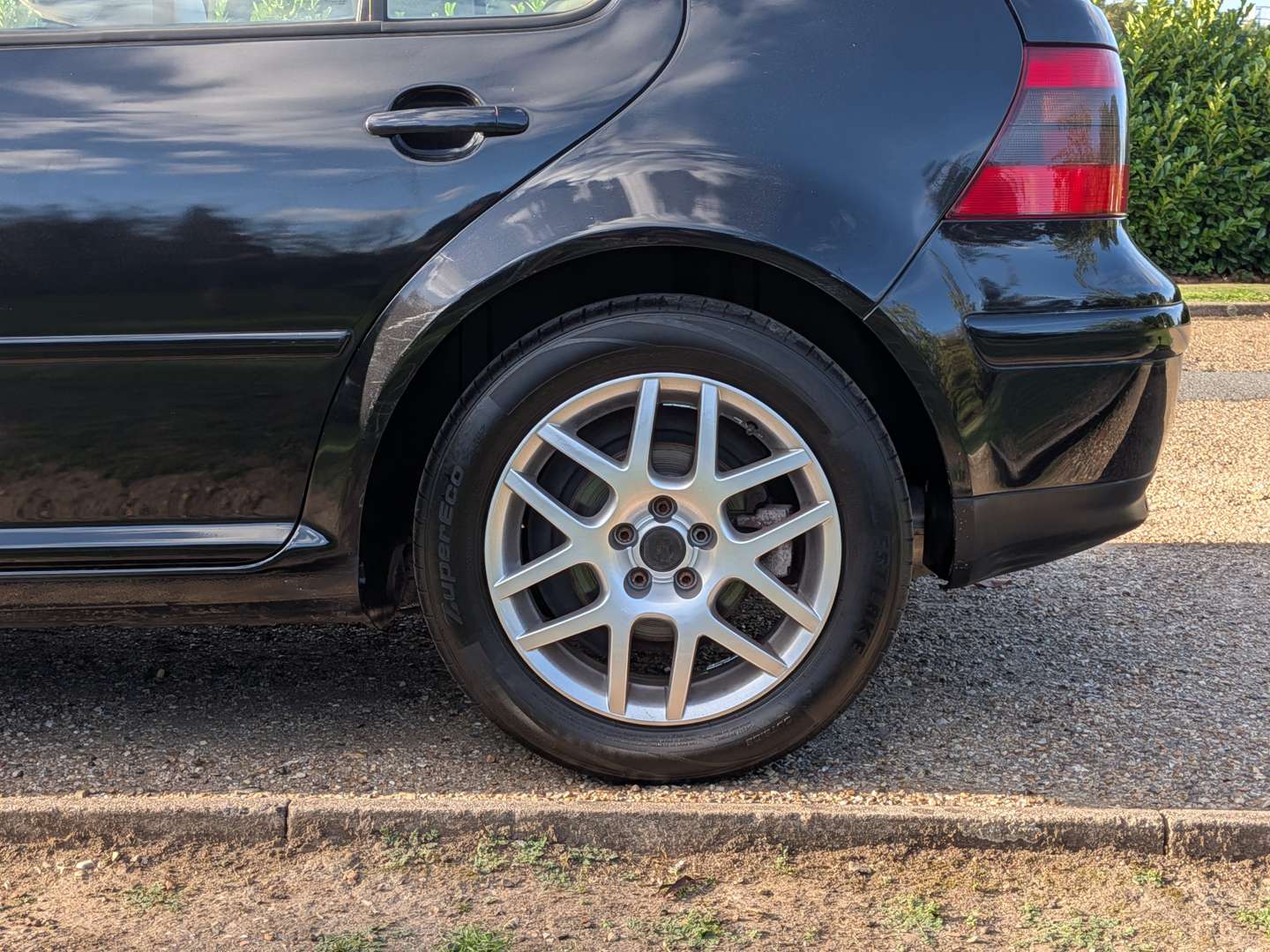 <p>2002 VW GOLF V5 AUTO</p>