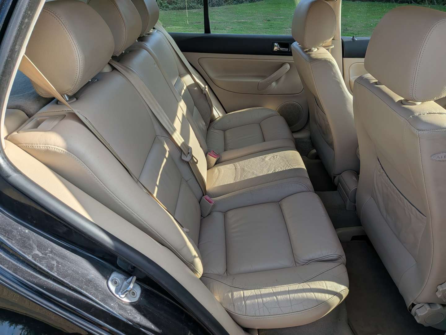 <p>2002 VW GOLF V5 AUTO</p>