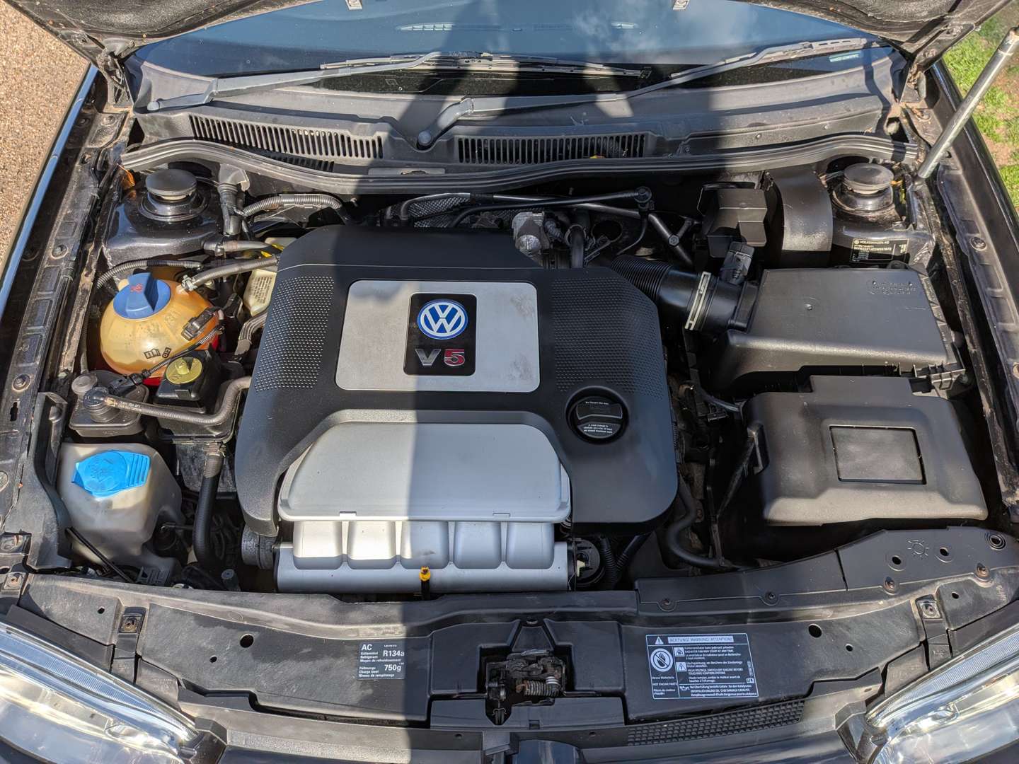<p>2002 VW GOLF V5 AUTO</p>