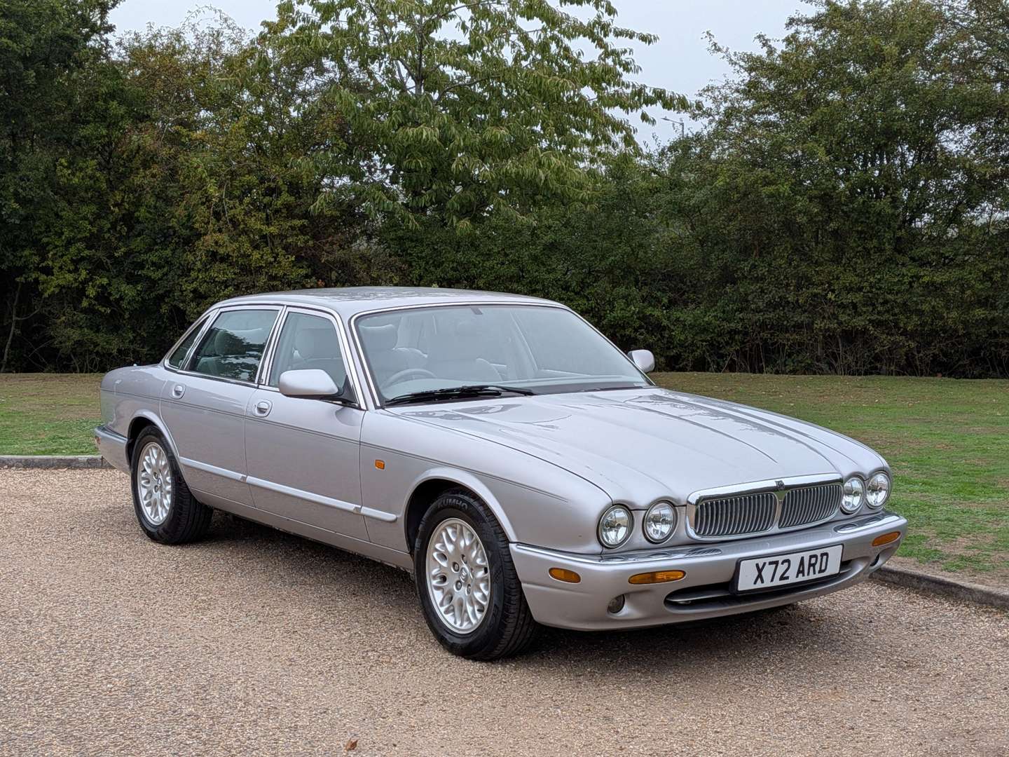 <p>2000 JAGUAR XJ8 AUTO</p>