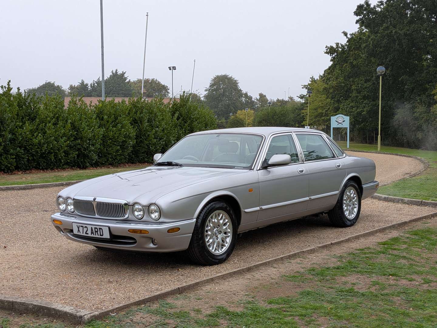 <p>2000 JAGUAR XJ8 AUTO</p>