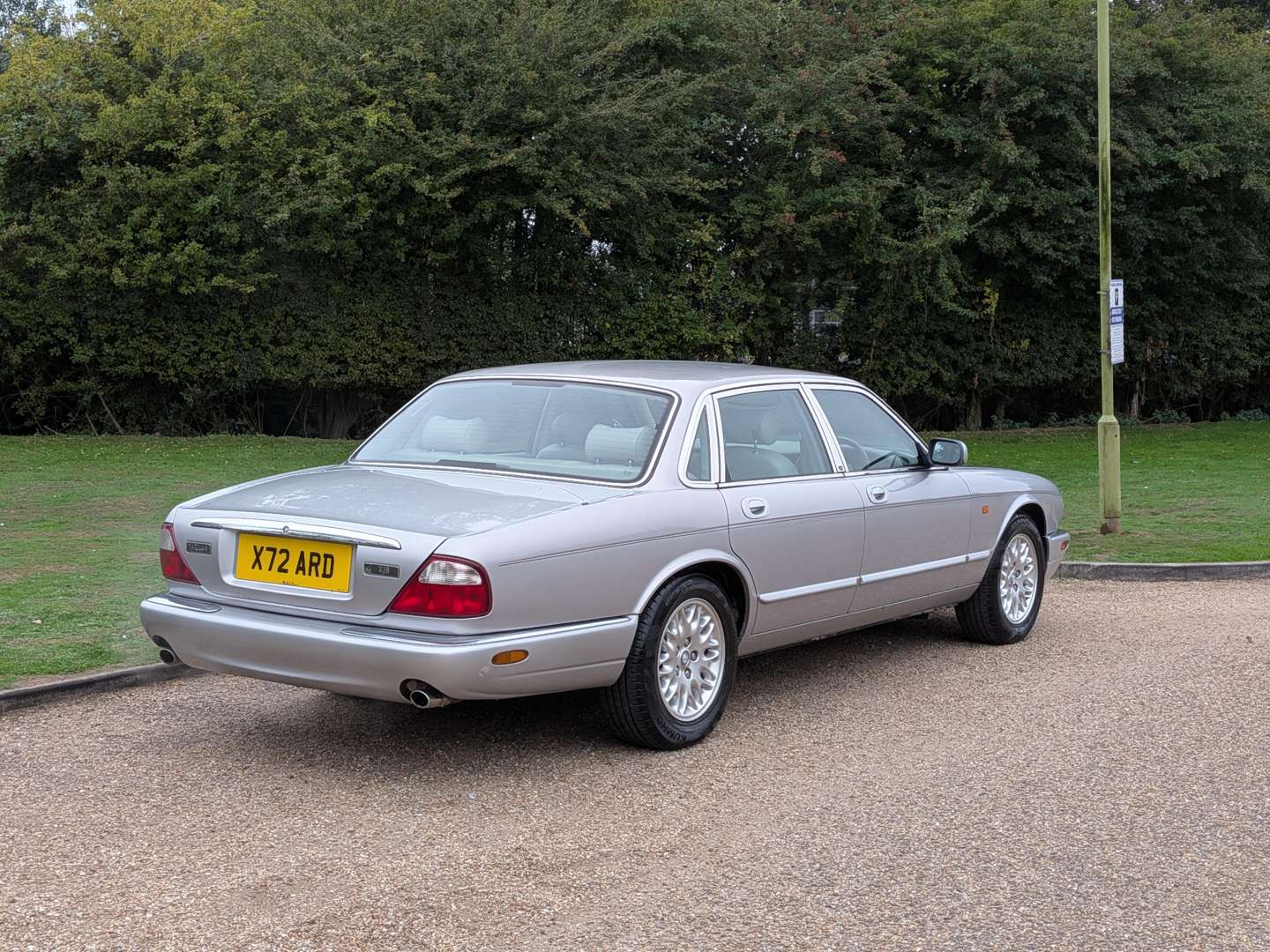 <p>2000 JAGUAR XJ8 AUTO</p>
