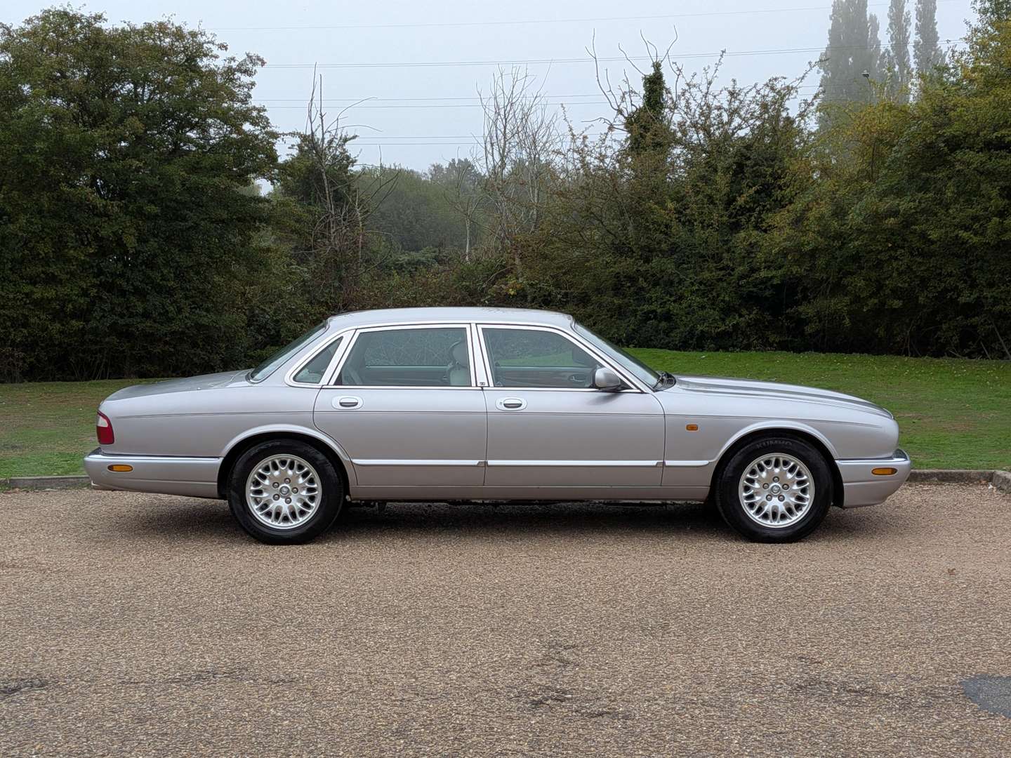 <p>2000 JAGUAR XJ8 AUTO</p>