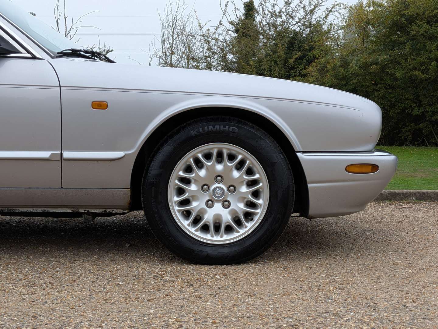 <p>2000 JAGUAR XJ8 AUTO</p>
