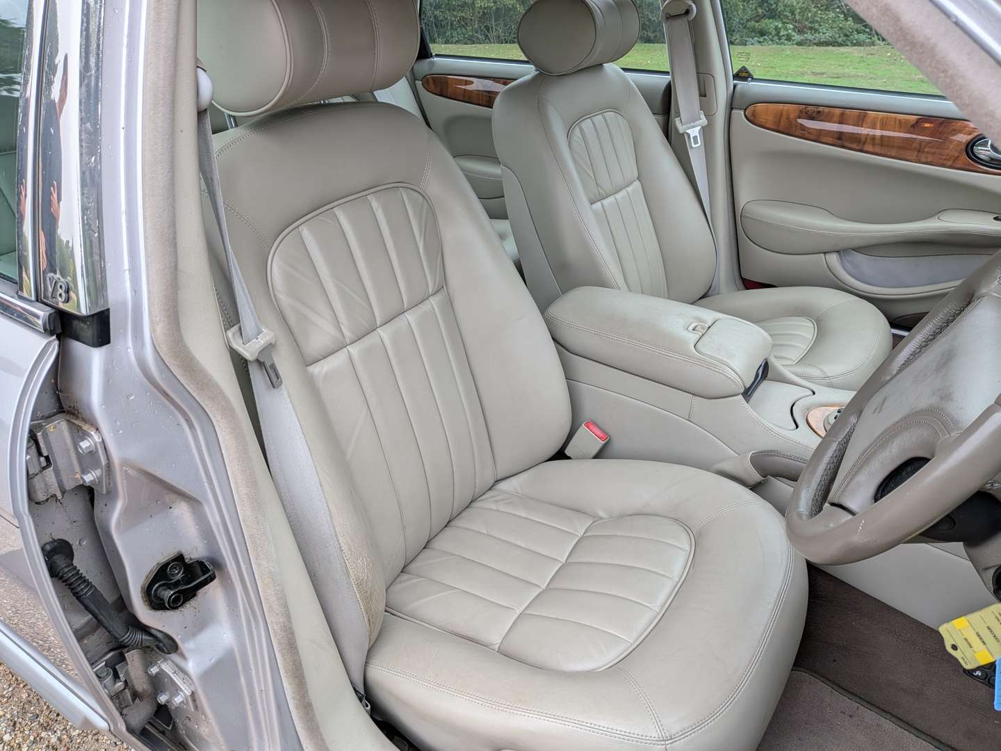 <p>2000 JAGUAR XJ8 AUTO</p>