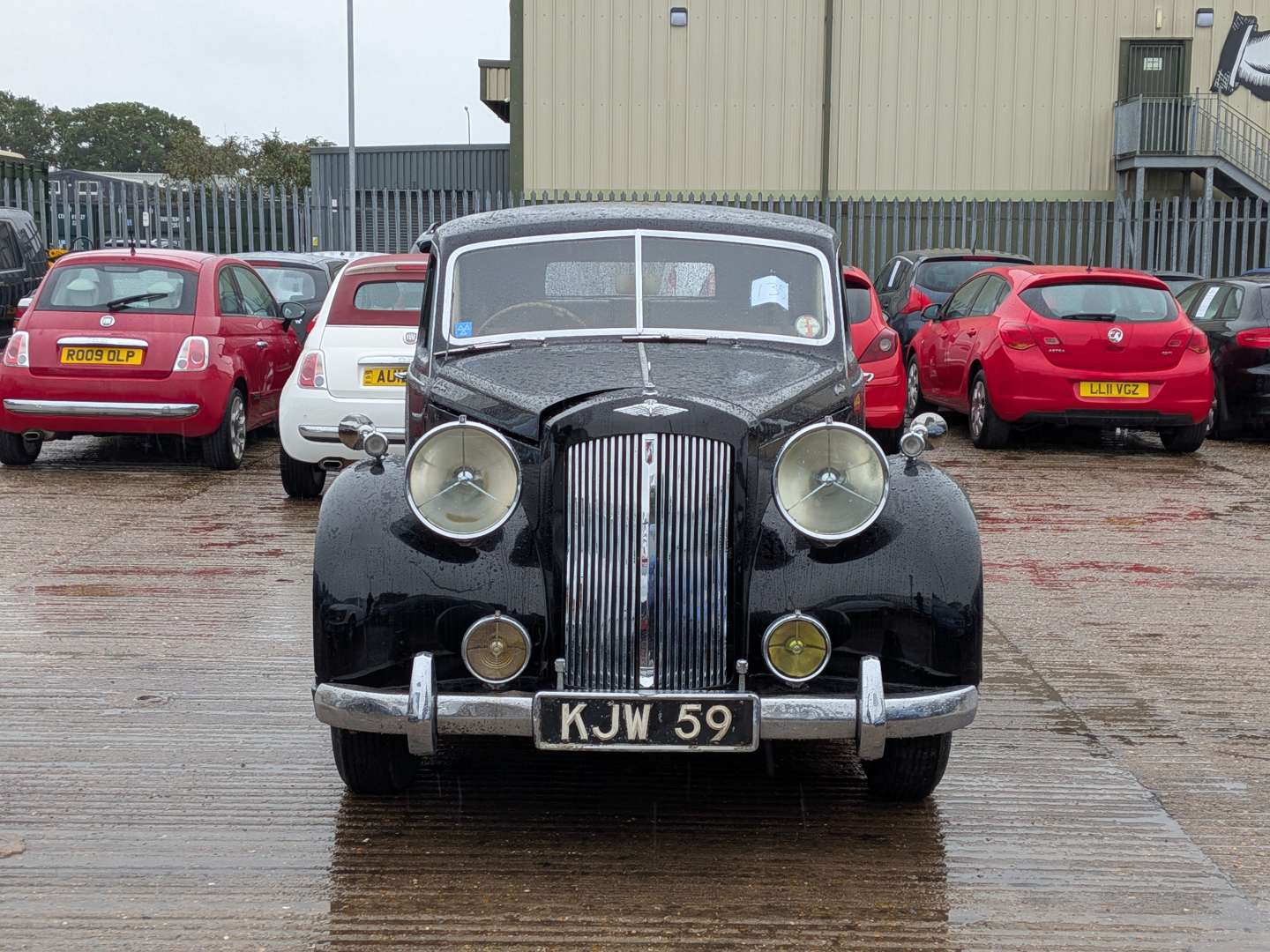 <p>1952 AUSTIN SHEERLINE</p>