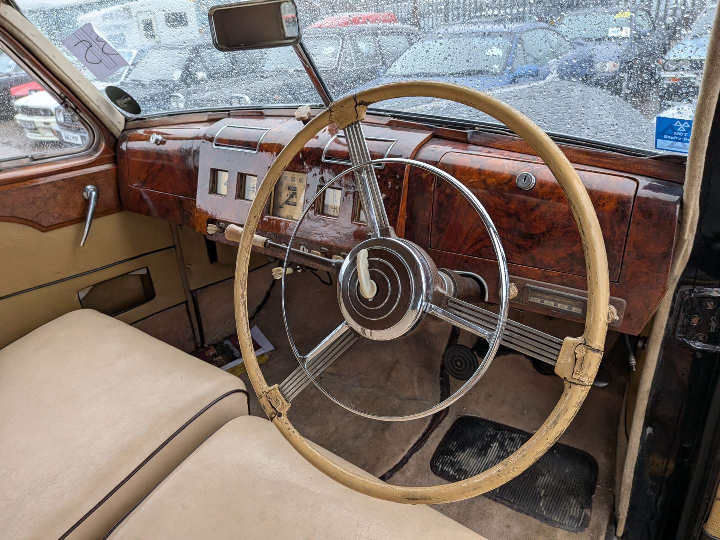 <p>1952 AUSTIN SHEERLINE</p>
