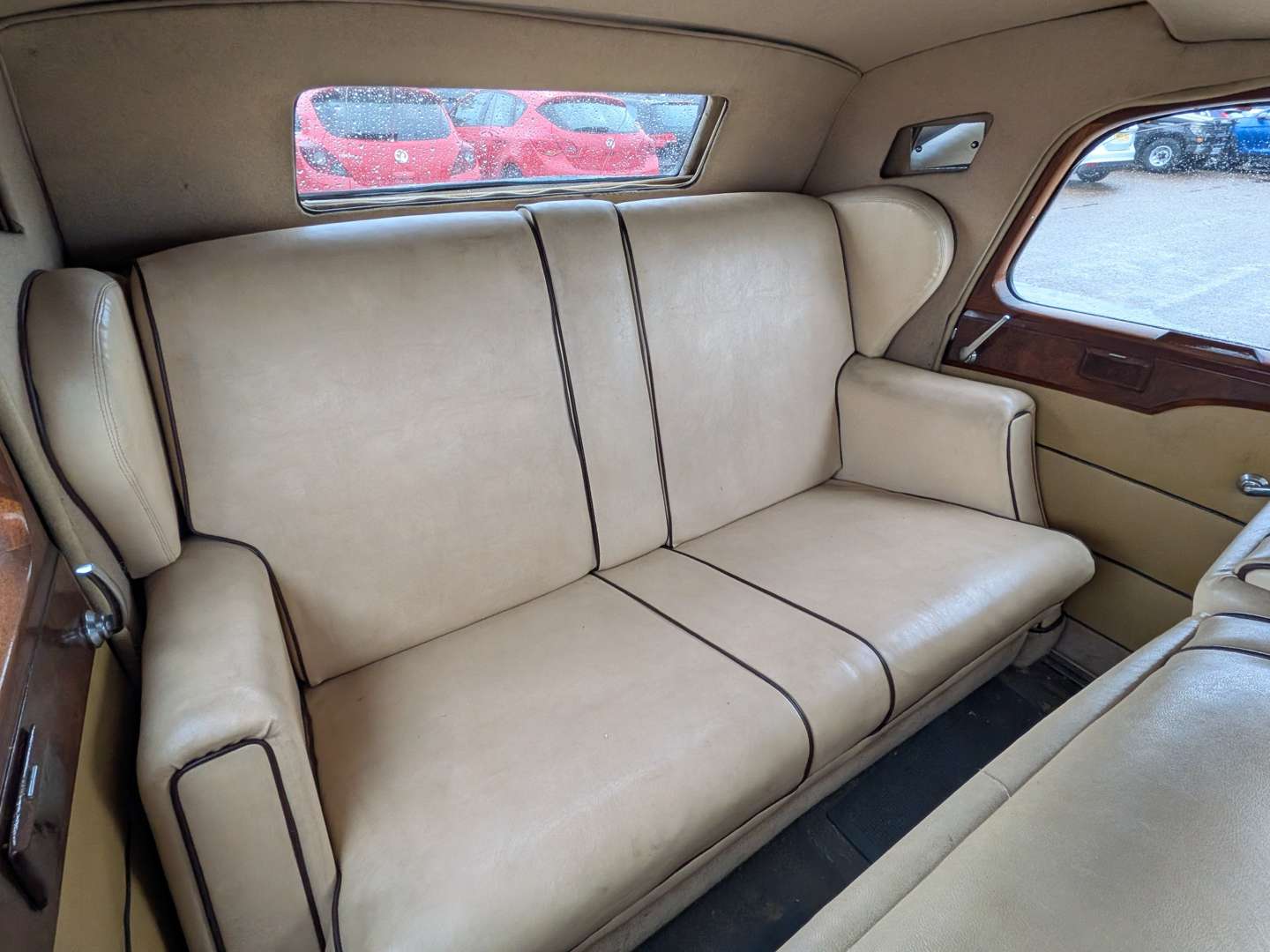 <p>1952 AUSTIN SHEERLINE</p>