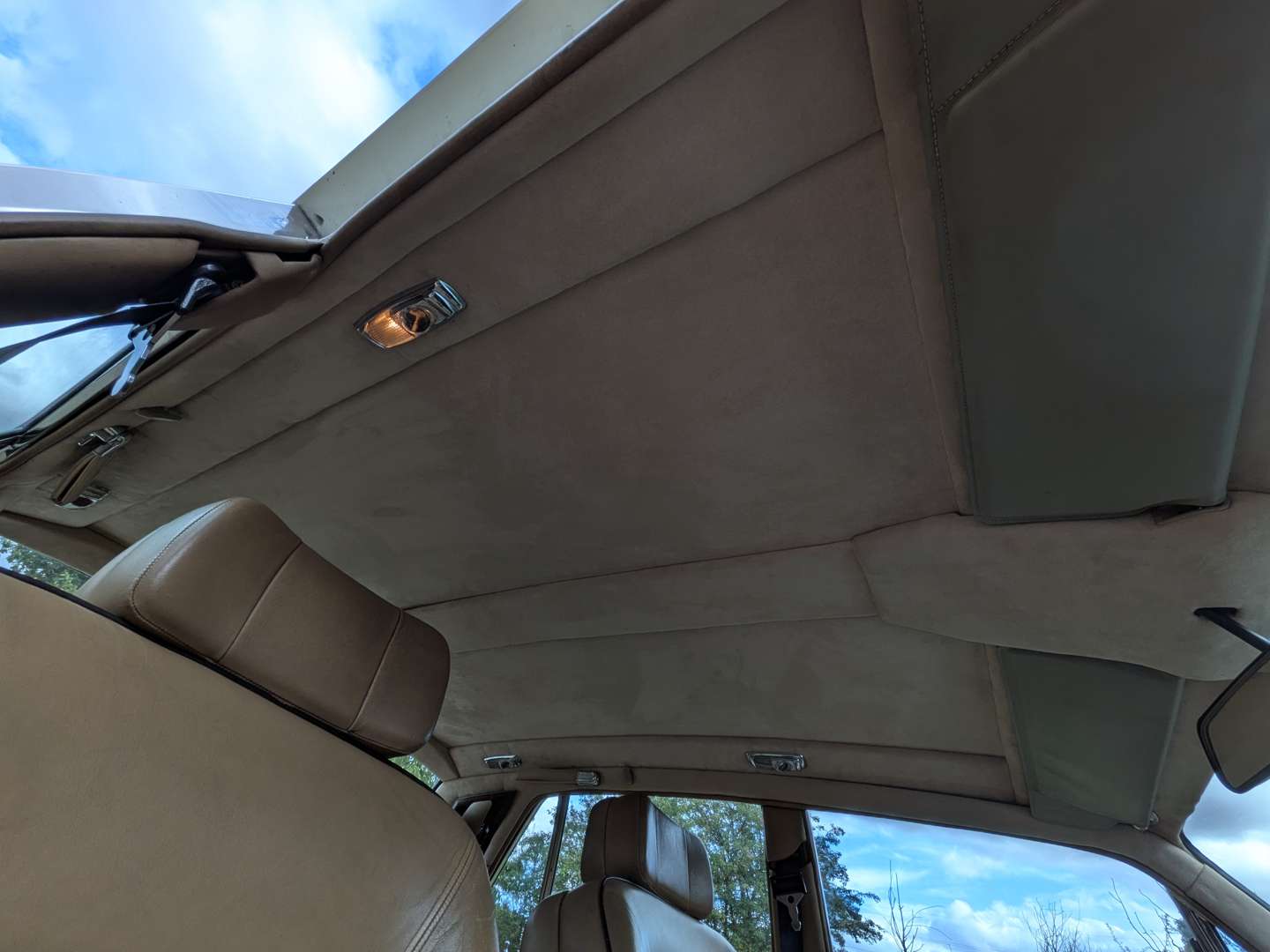 <p>1982 ROLLS ROYCE SILVER SPIRIT</p>