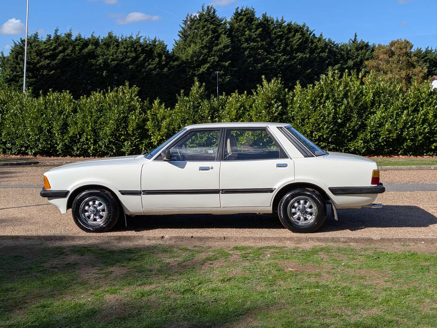 <p>1980 FORD CORTINA GL</p>